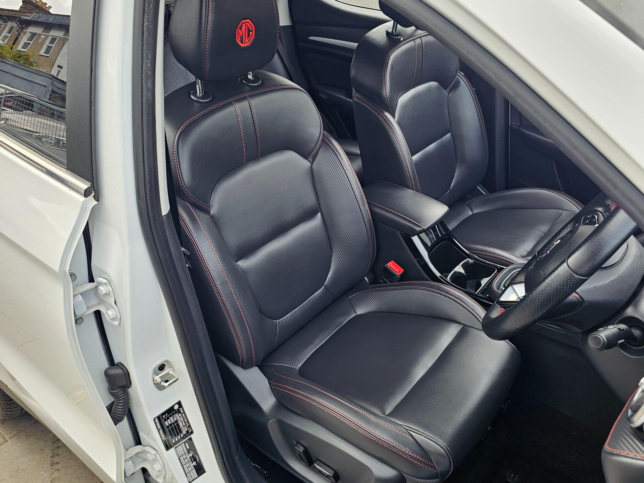 MG ZS view 35