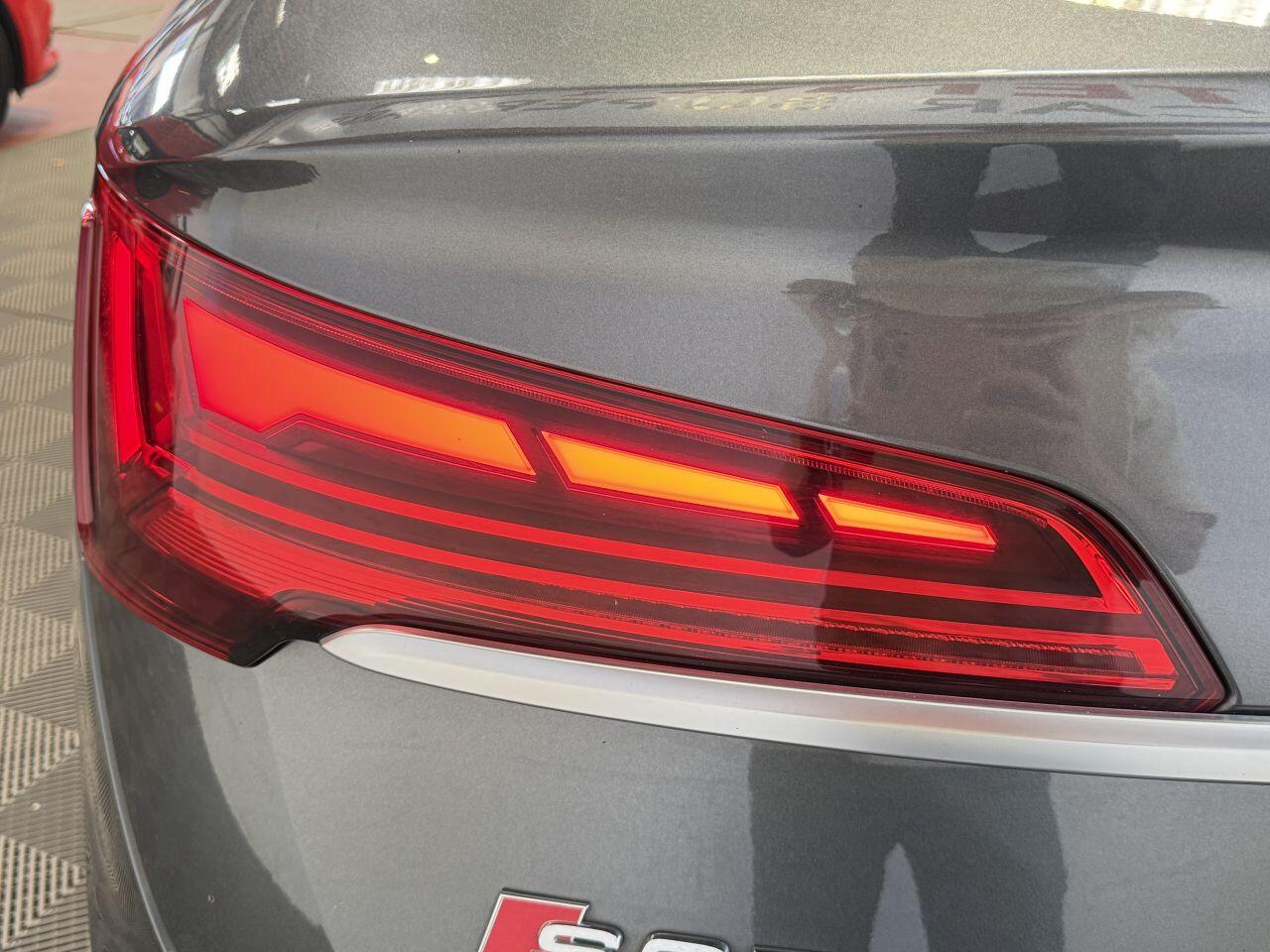 Audi SQ5 view 28