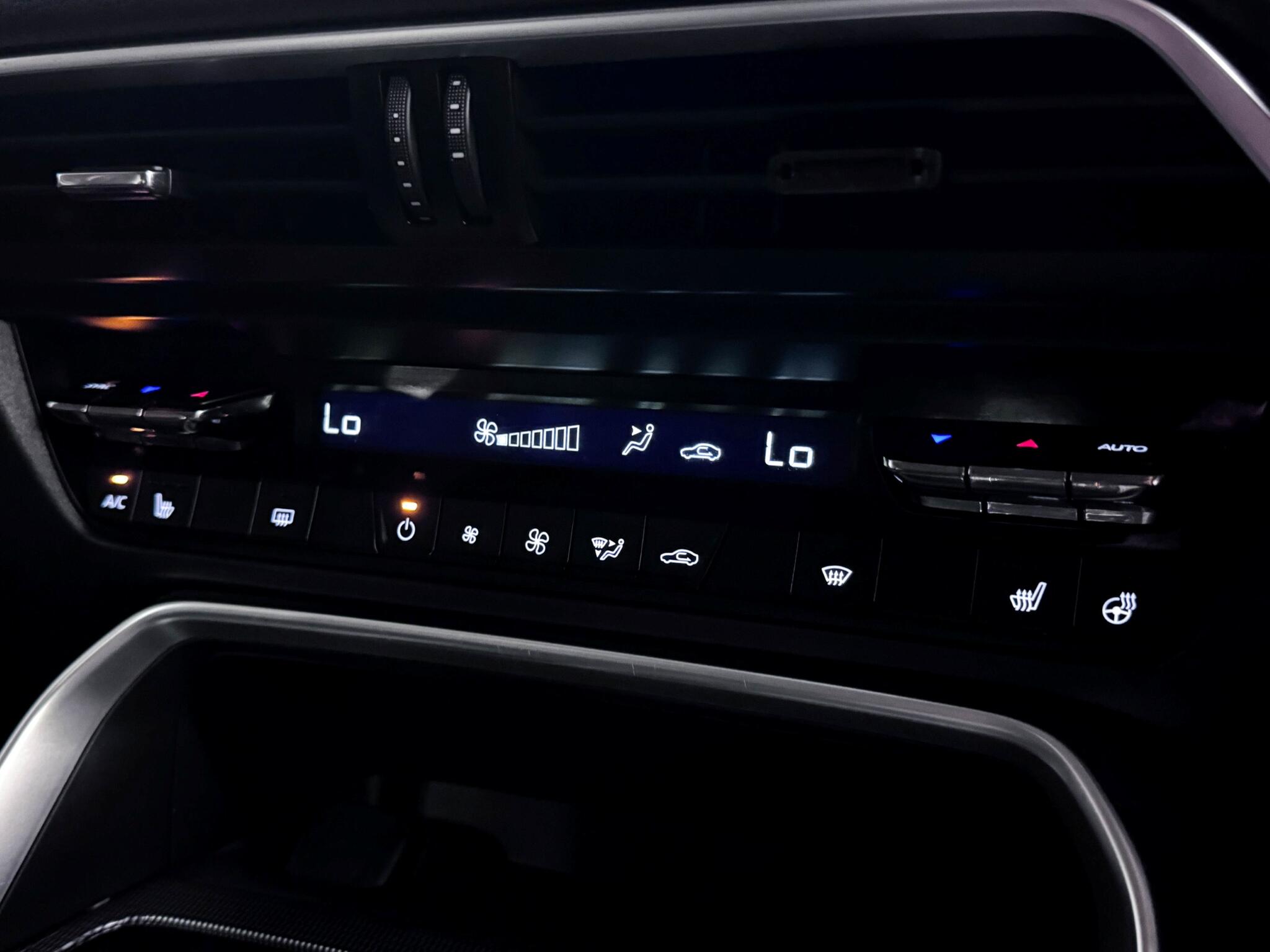 Mazda CX-60 view 37