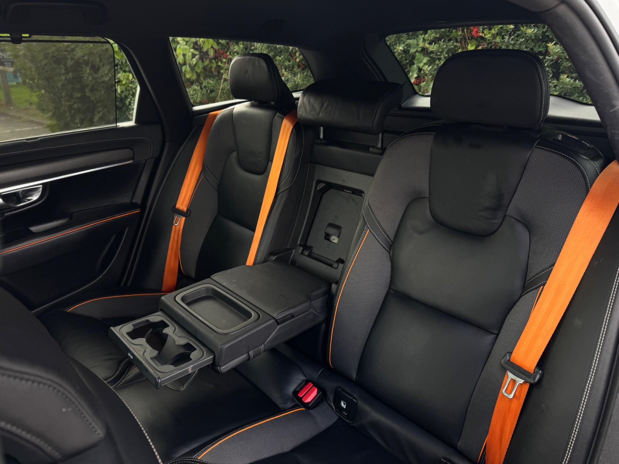 Volvo V90 Cross Country view 30