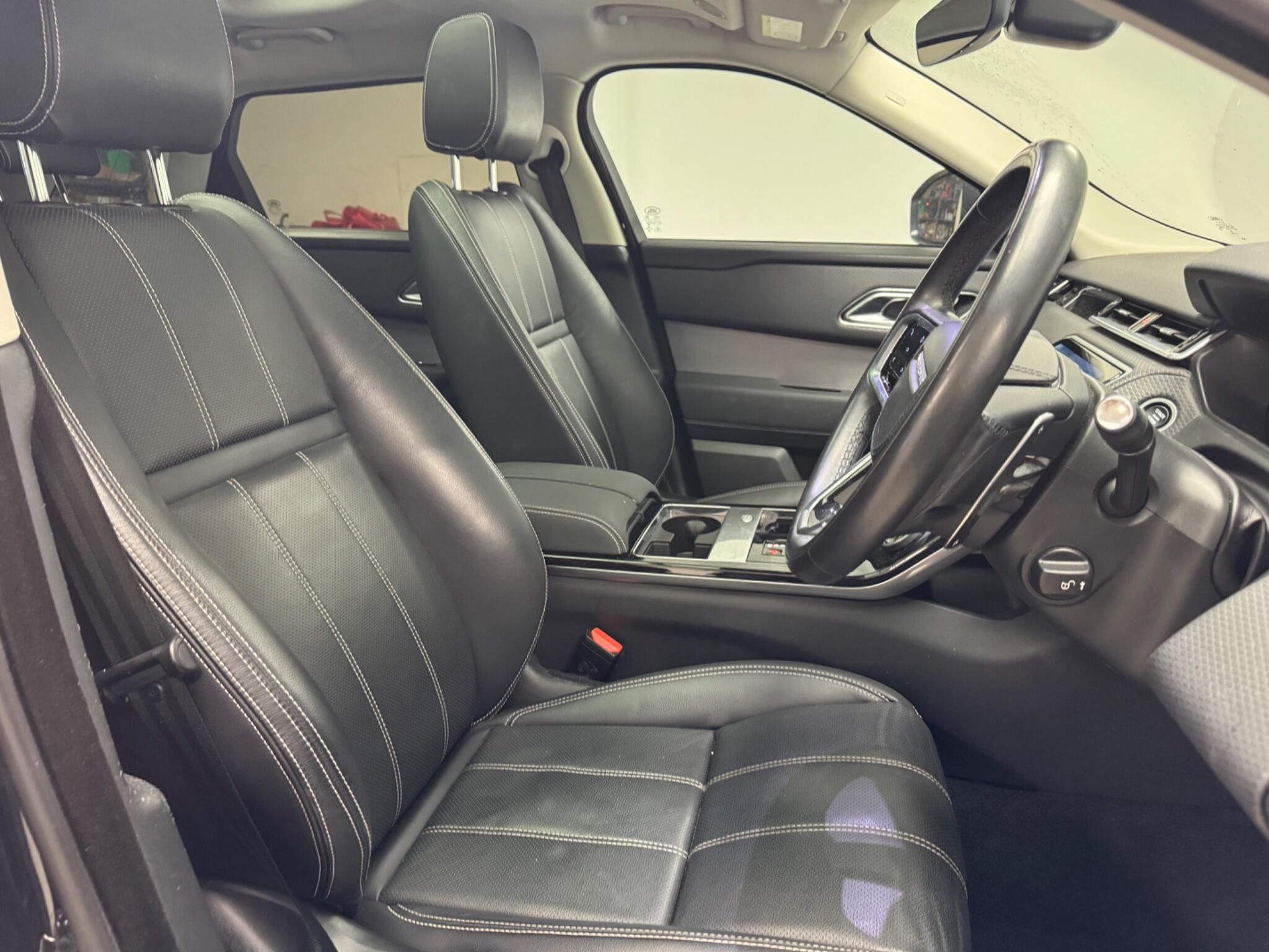 Land Rover Range Rover Velar view 8