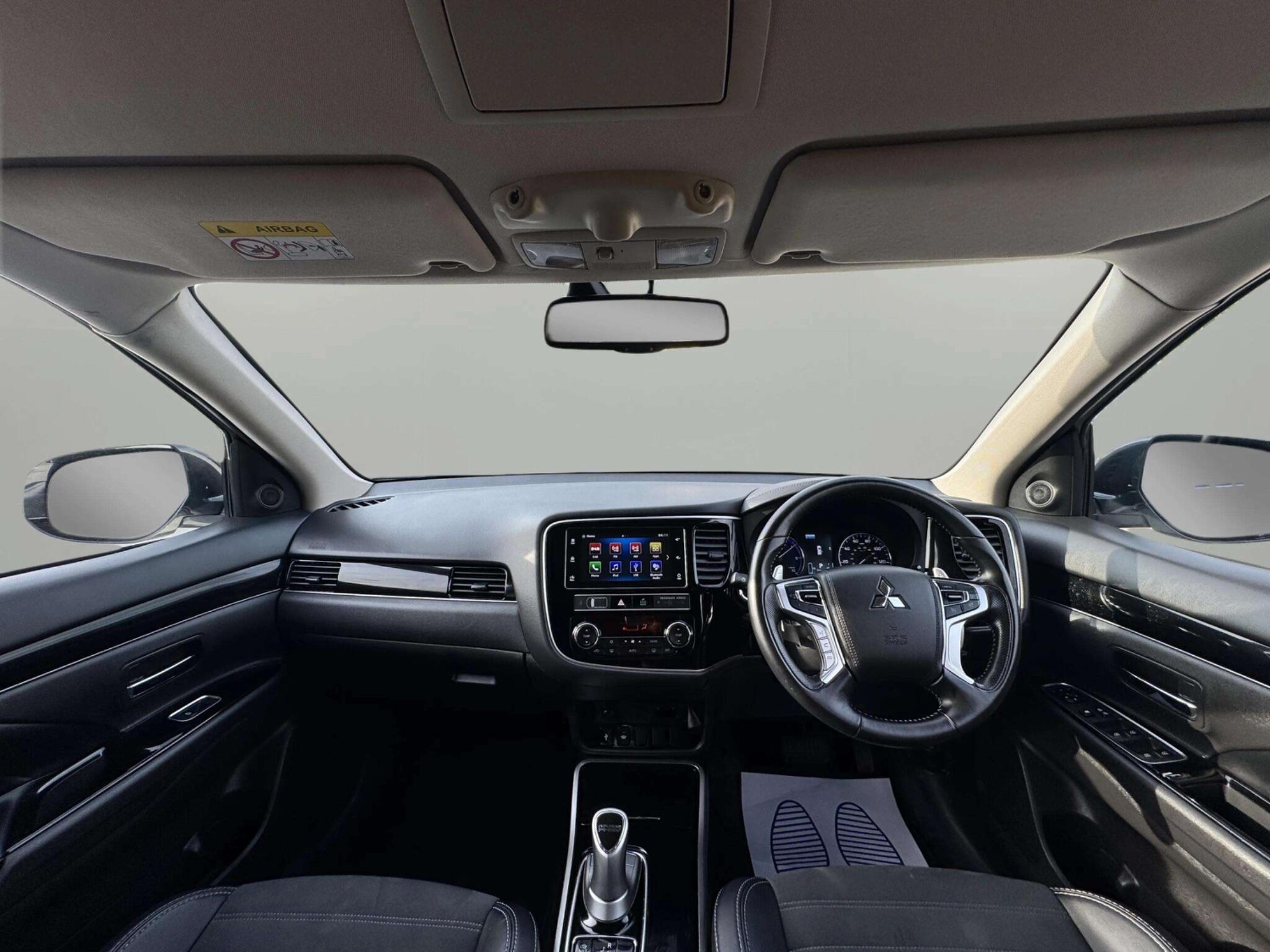 Mitsubishi Outlander view 56