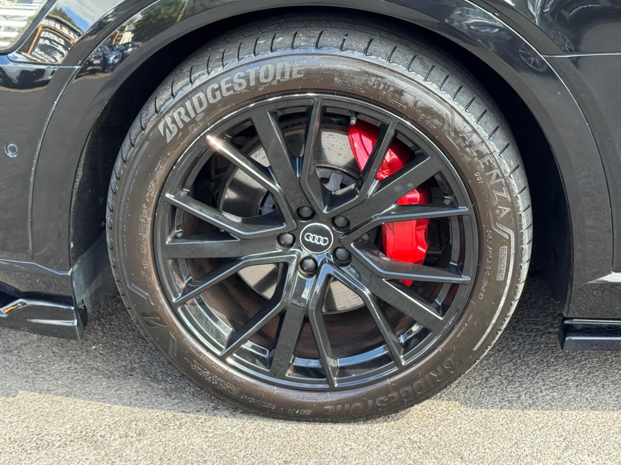 Audi E-Tron view 50
