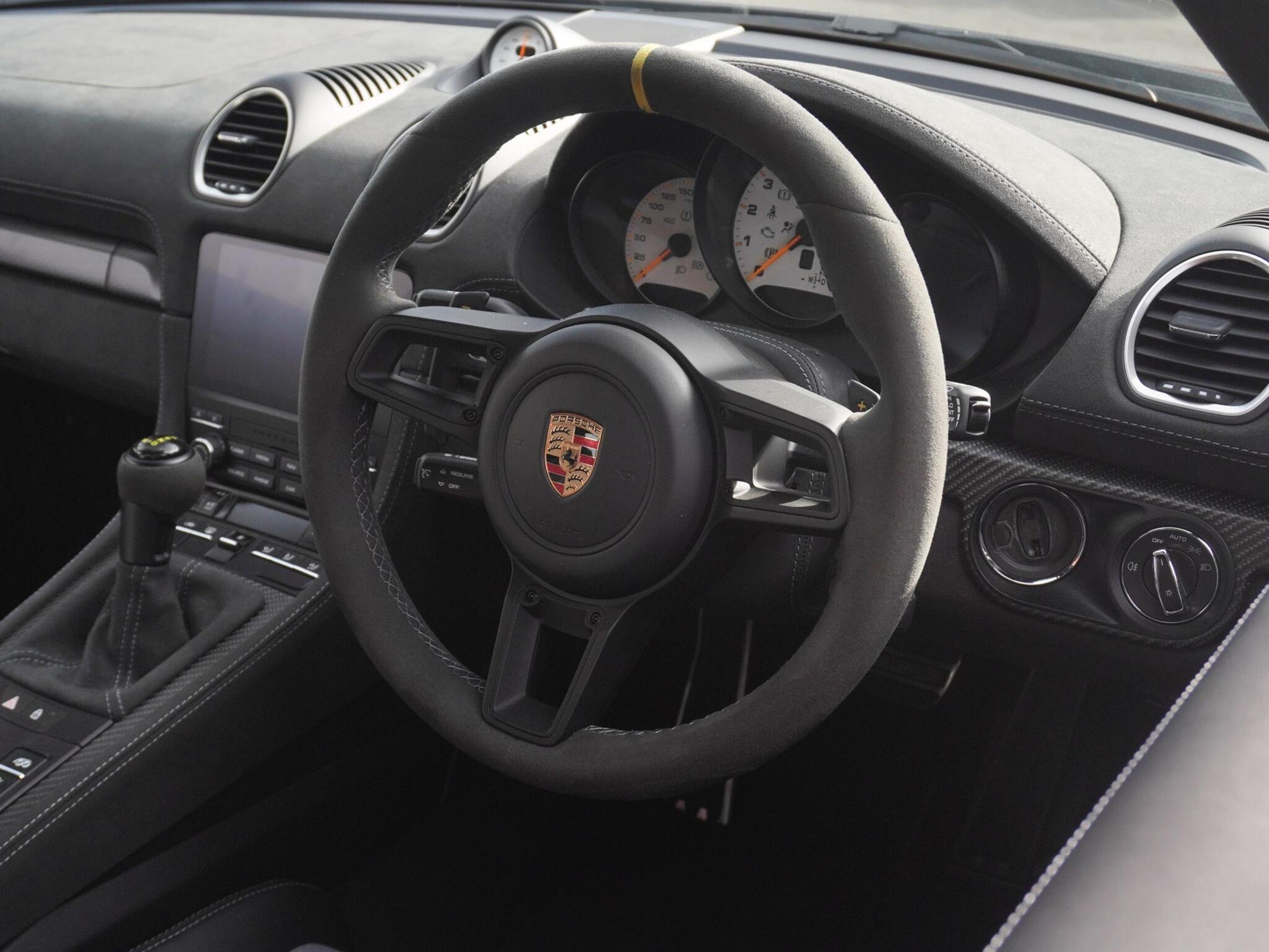 Porsche Cayman view 8