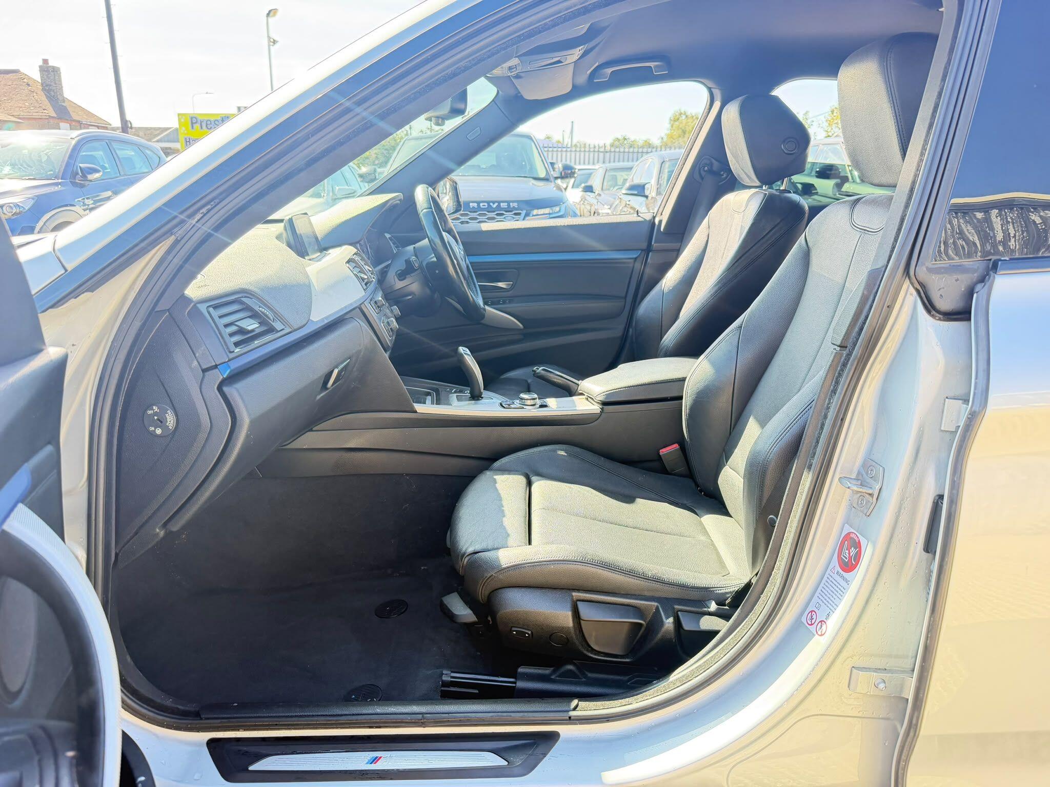 BMW 3 Series view 29