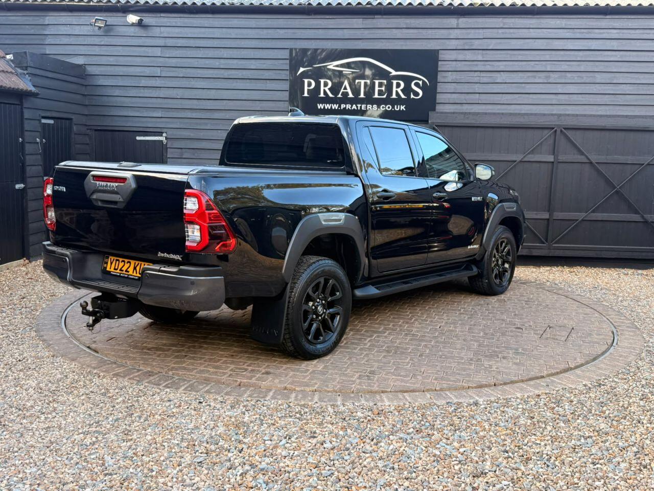 Toyota Hilux view 25