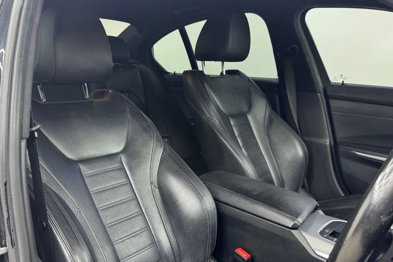 BMW 3 Series view 24