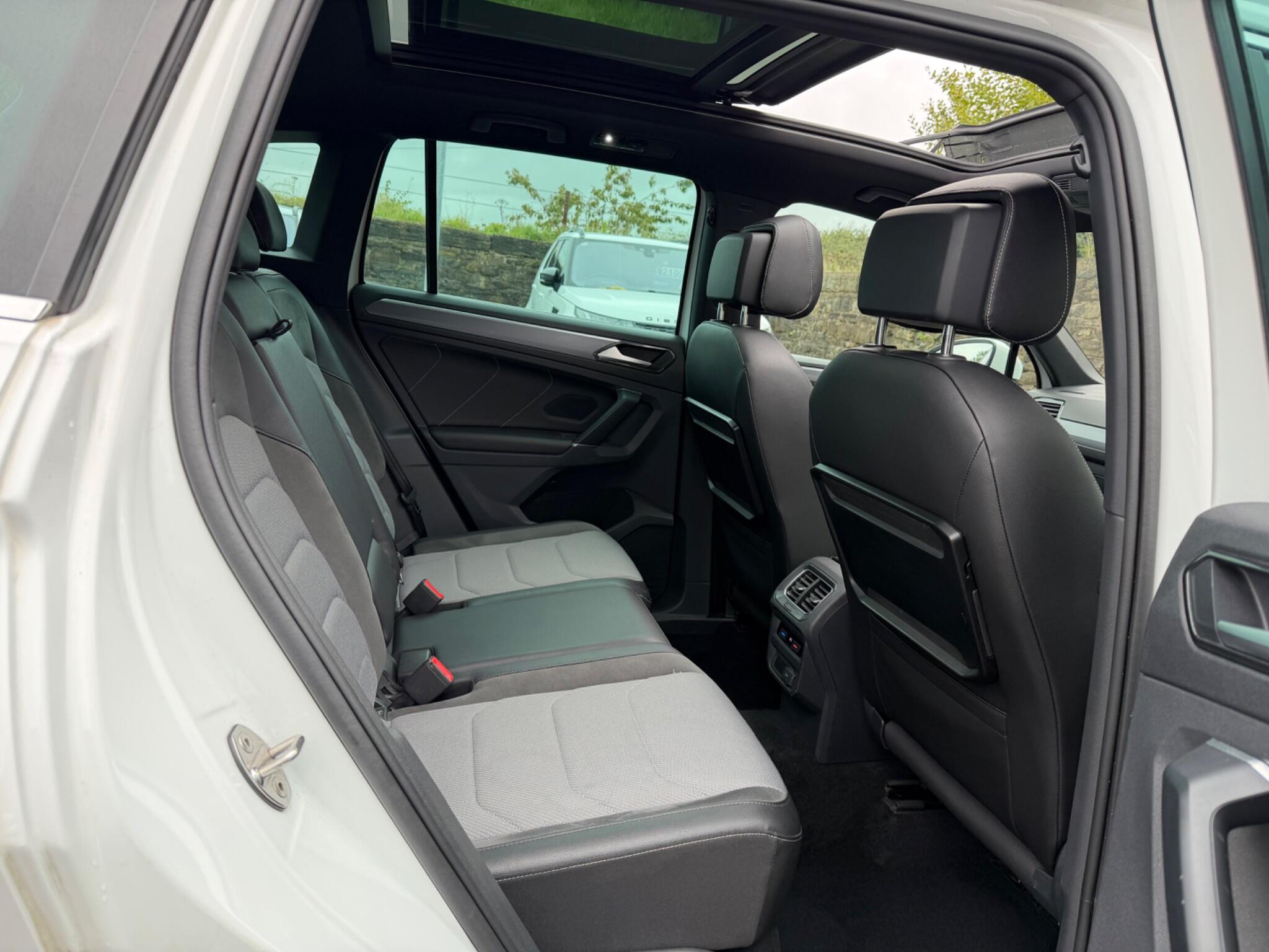 Volkswagen Tiguan view 22