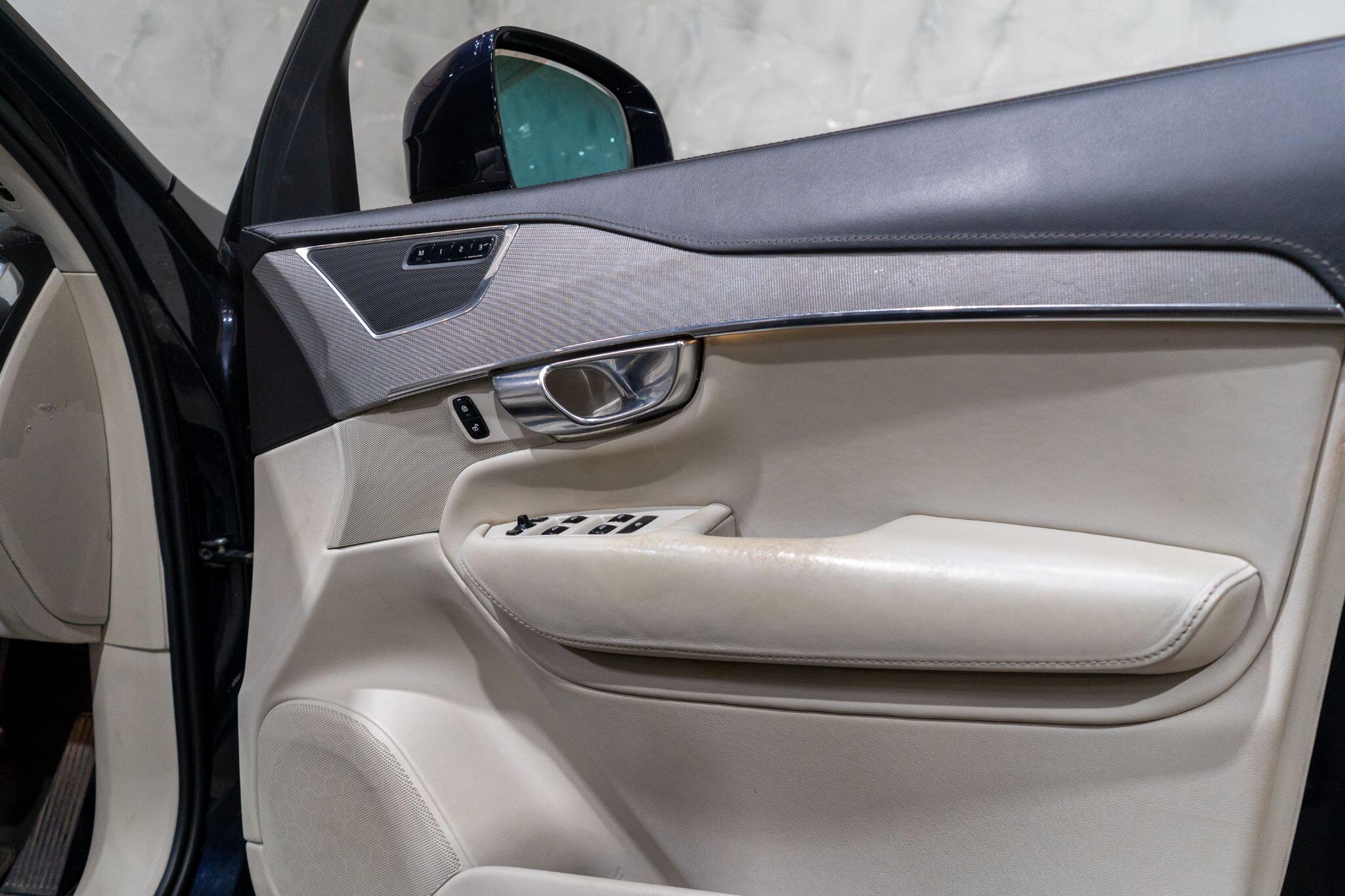 Volvo XC90 view 23