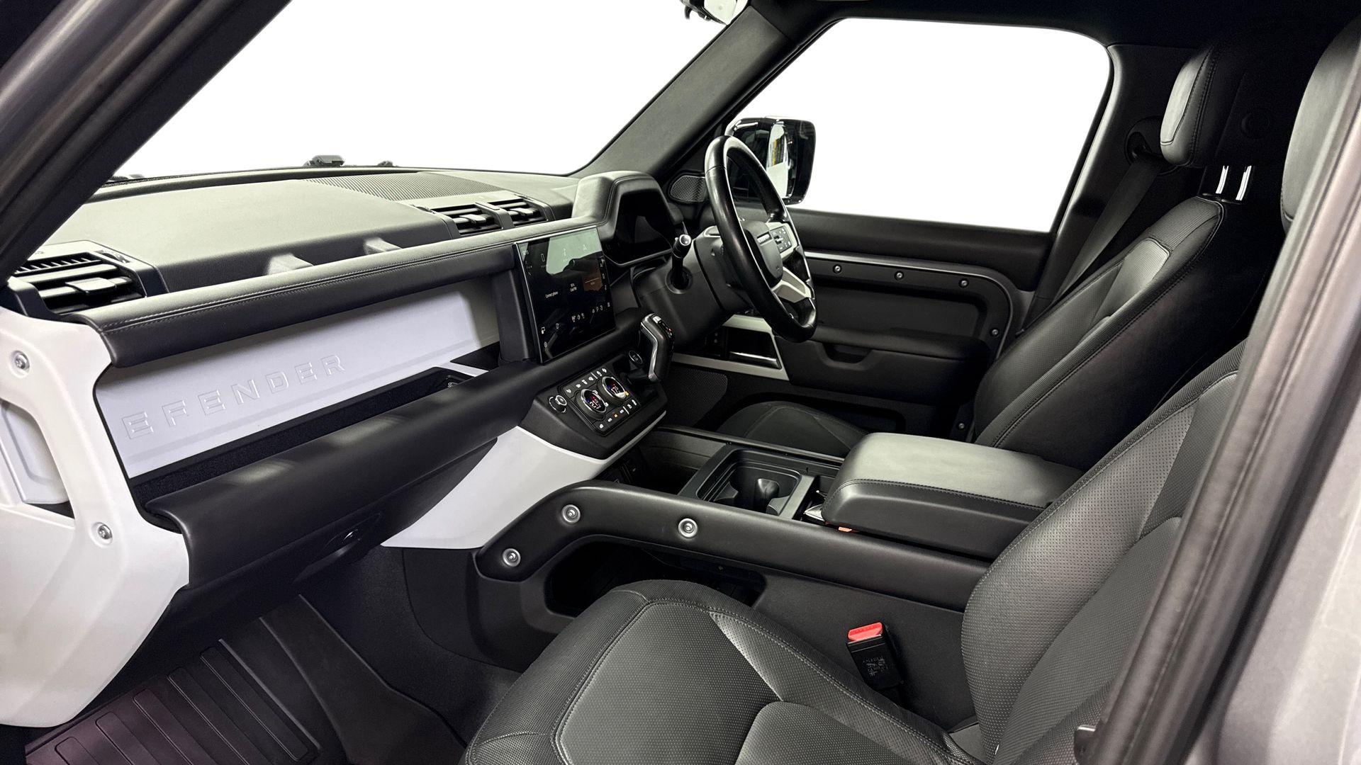 Land Rover Defender view 3
