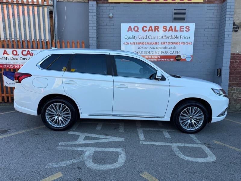 Mitsubishi Outlander view 8