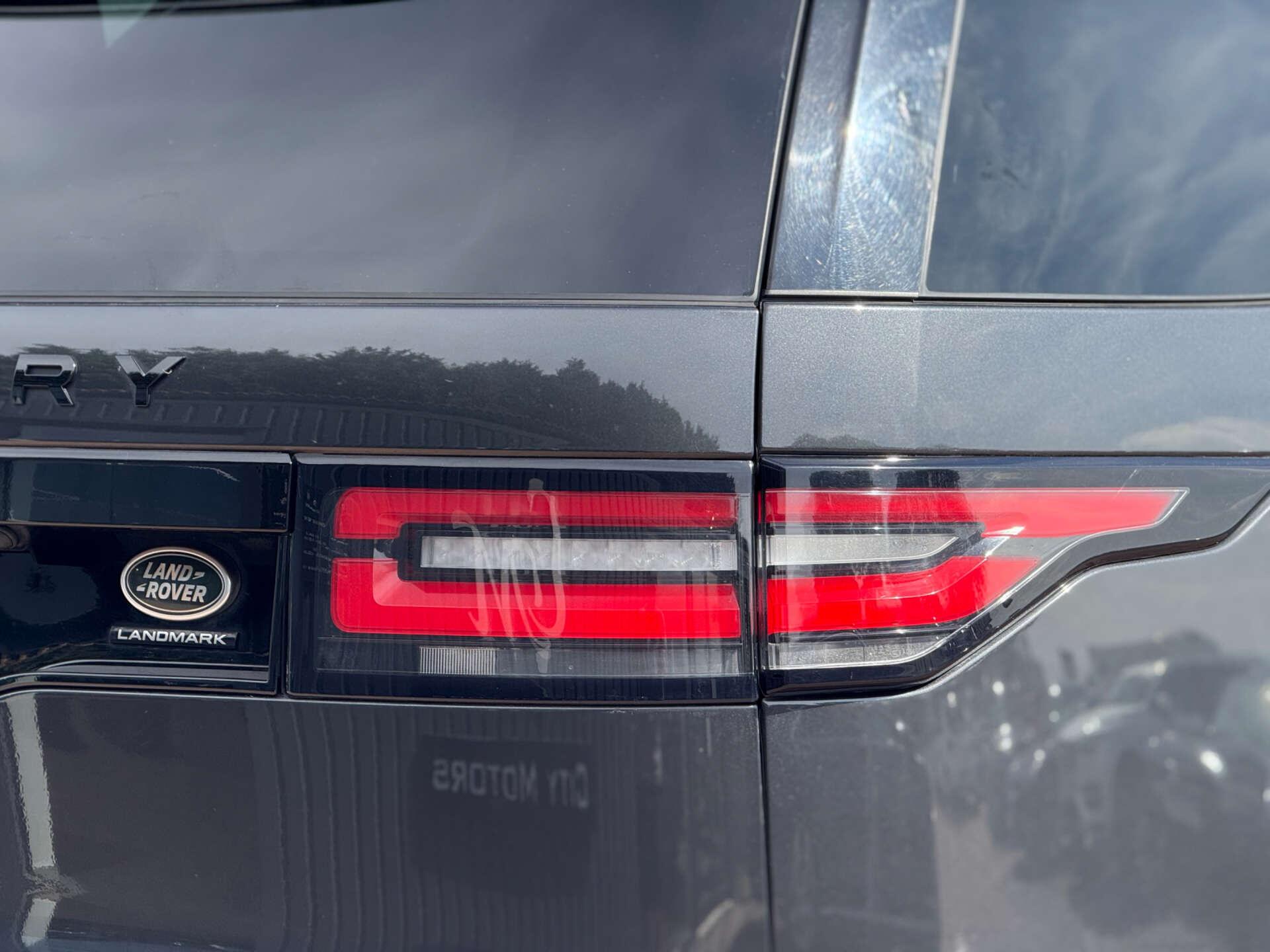 Land Rover Discovery view 23