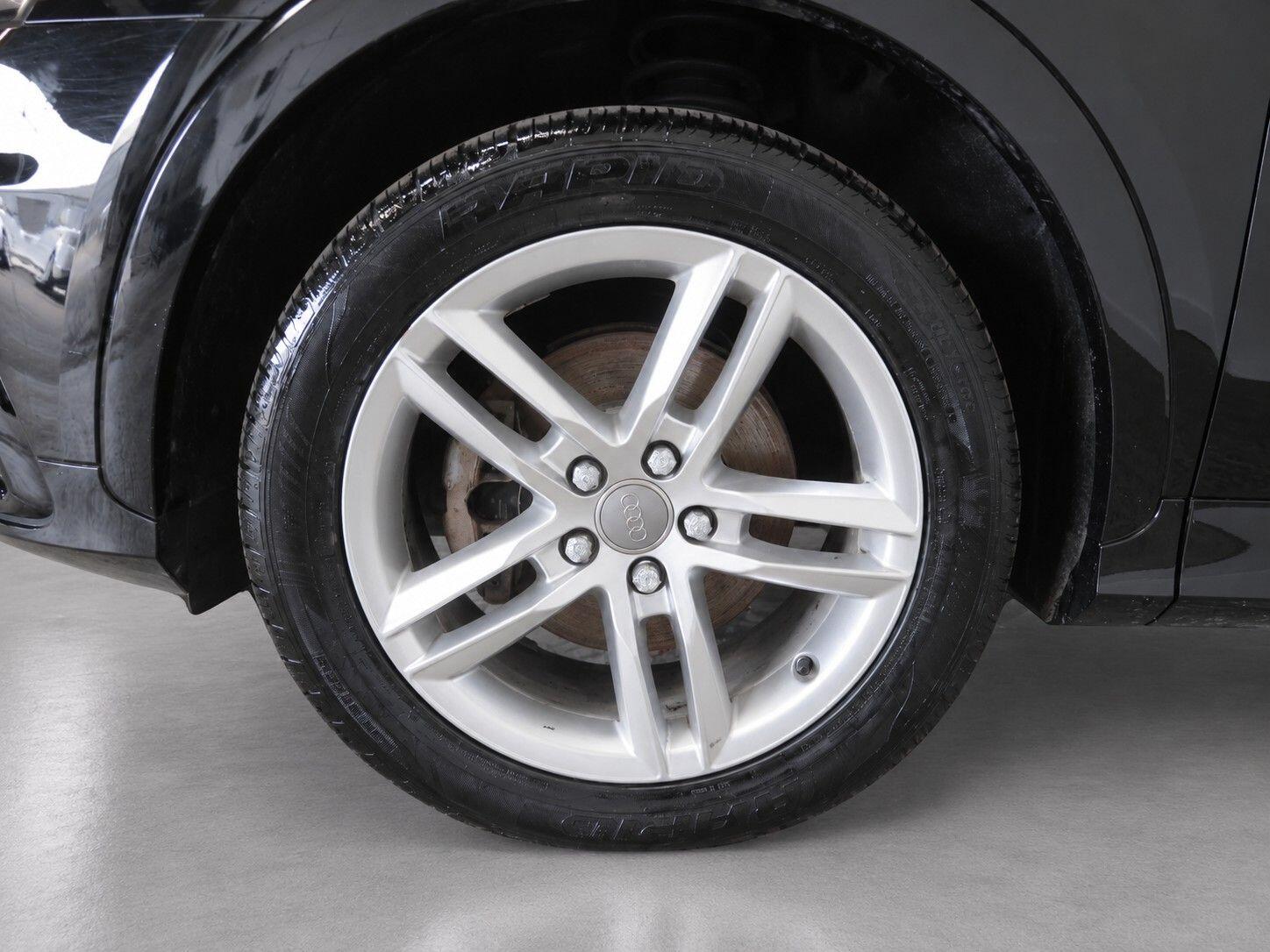 Audi Q3 view 61
