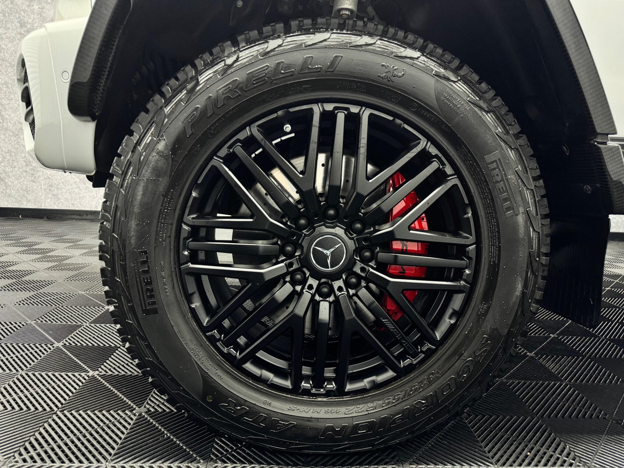 Mercedes-Benz G-Class view 33