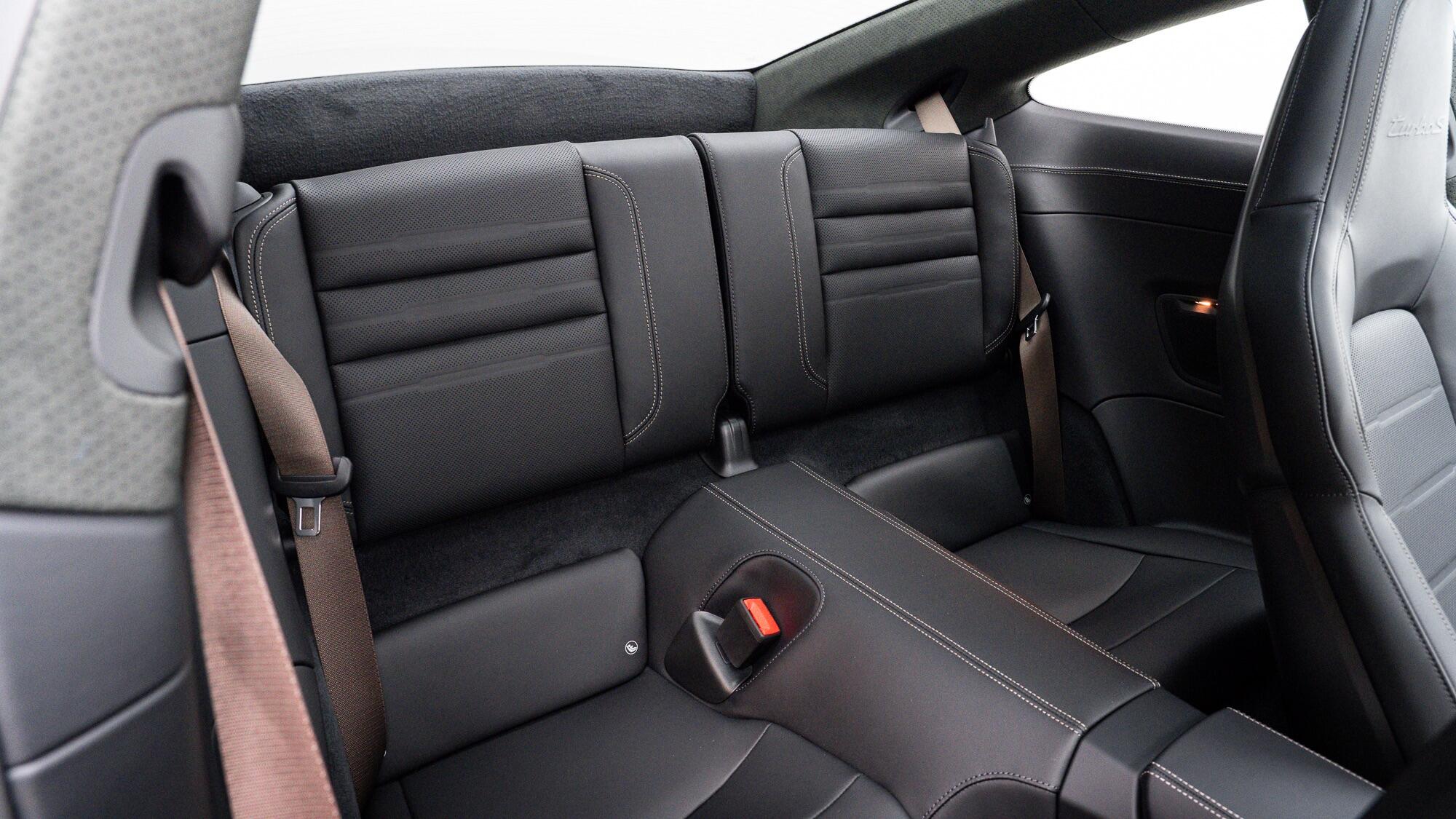 Porsche 911 view 13