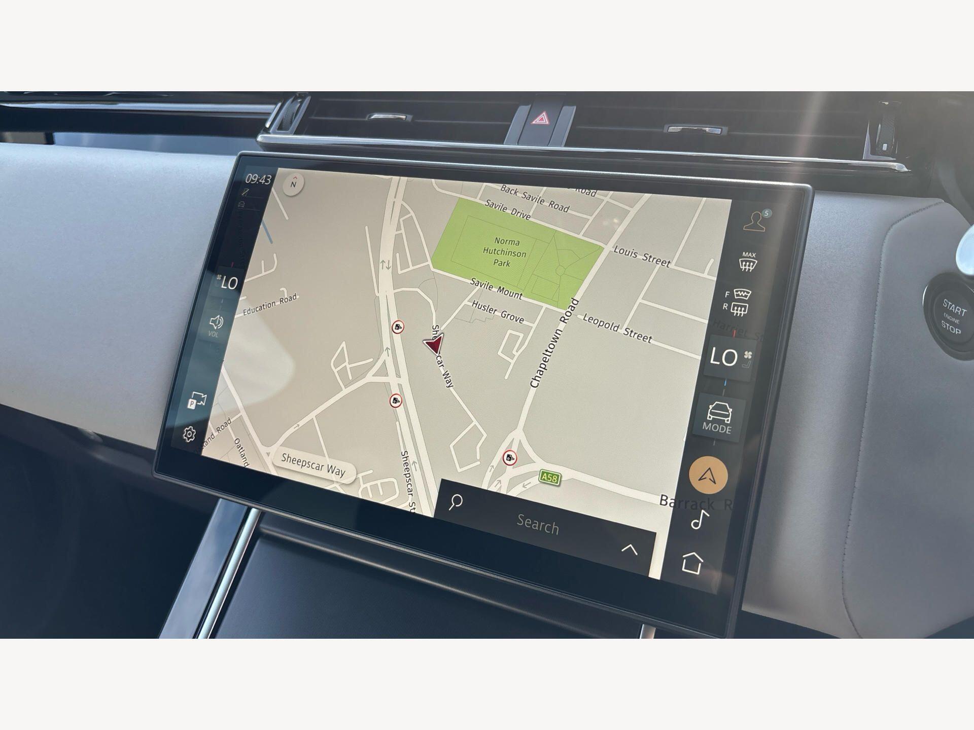 Land Rover Range Rover Velar view 13