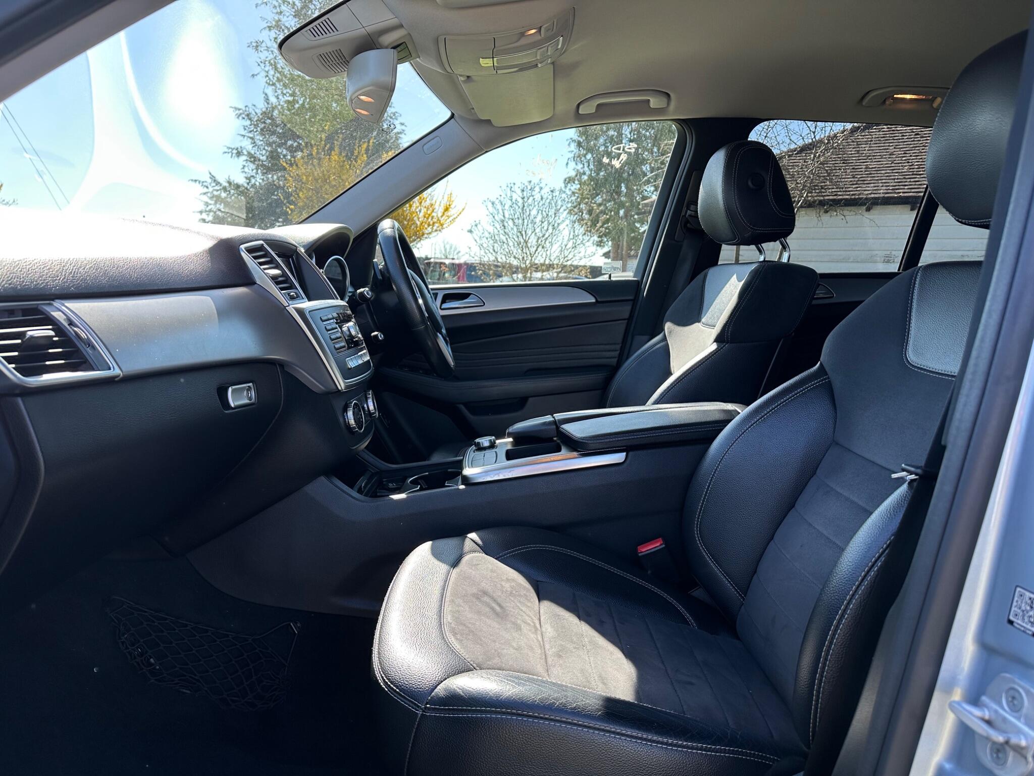 Mercedes-Benz M Class view 7