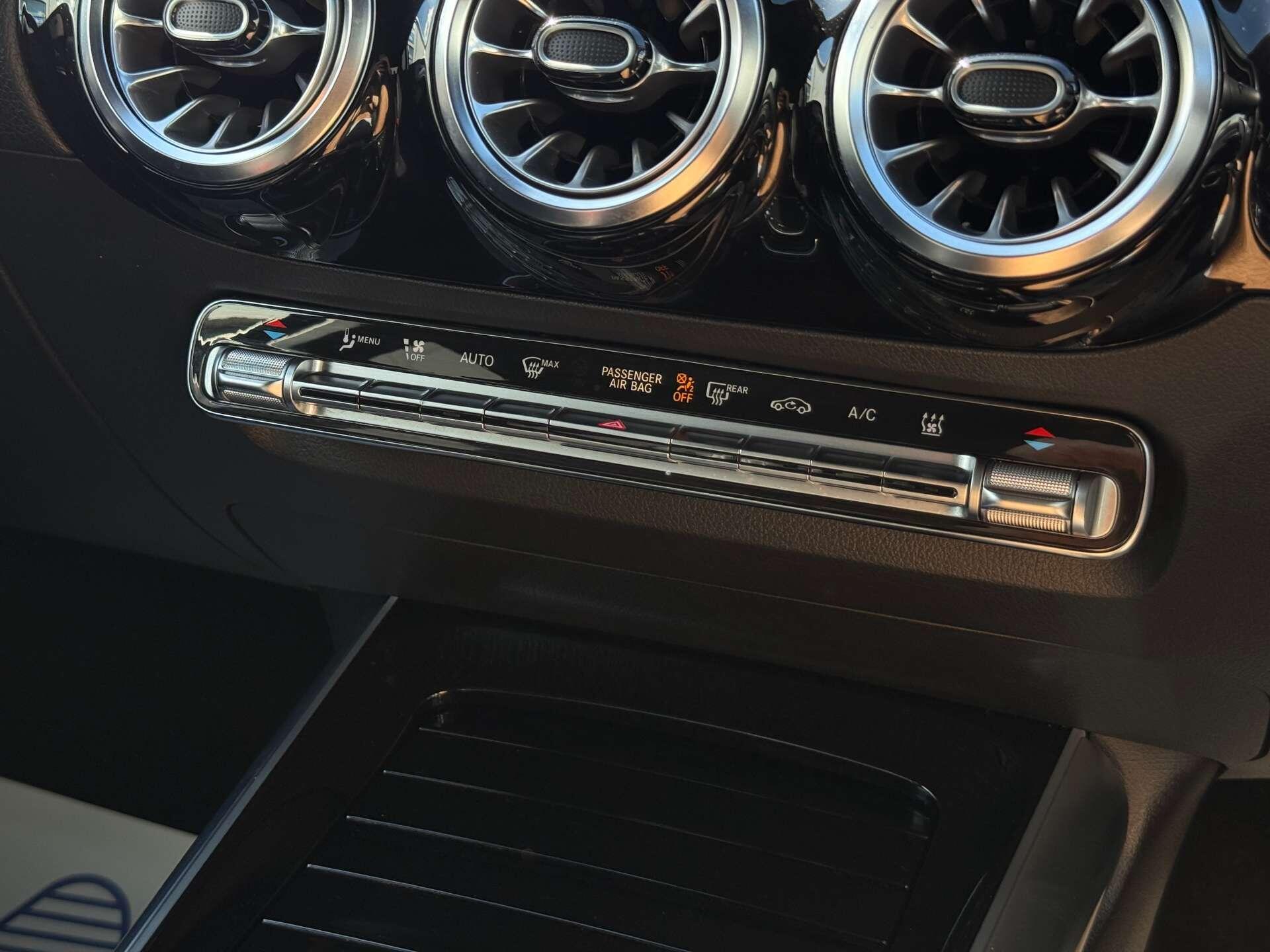 Mercedes-Benz EQA view 26