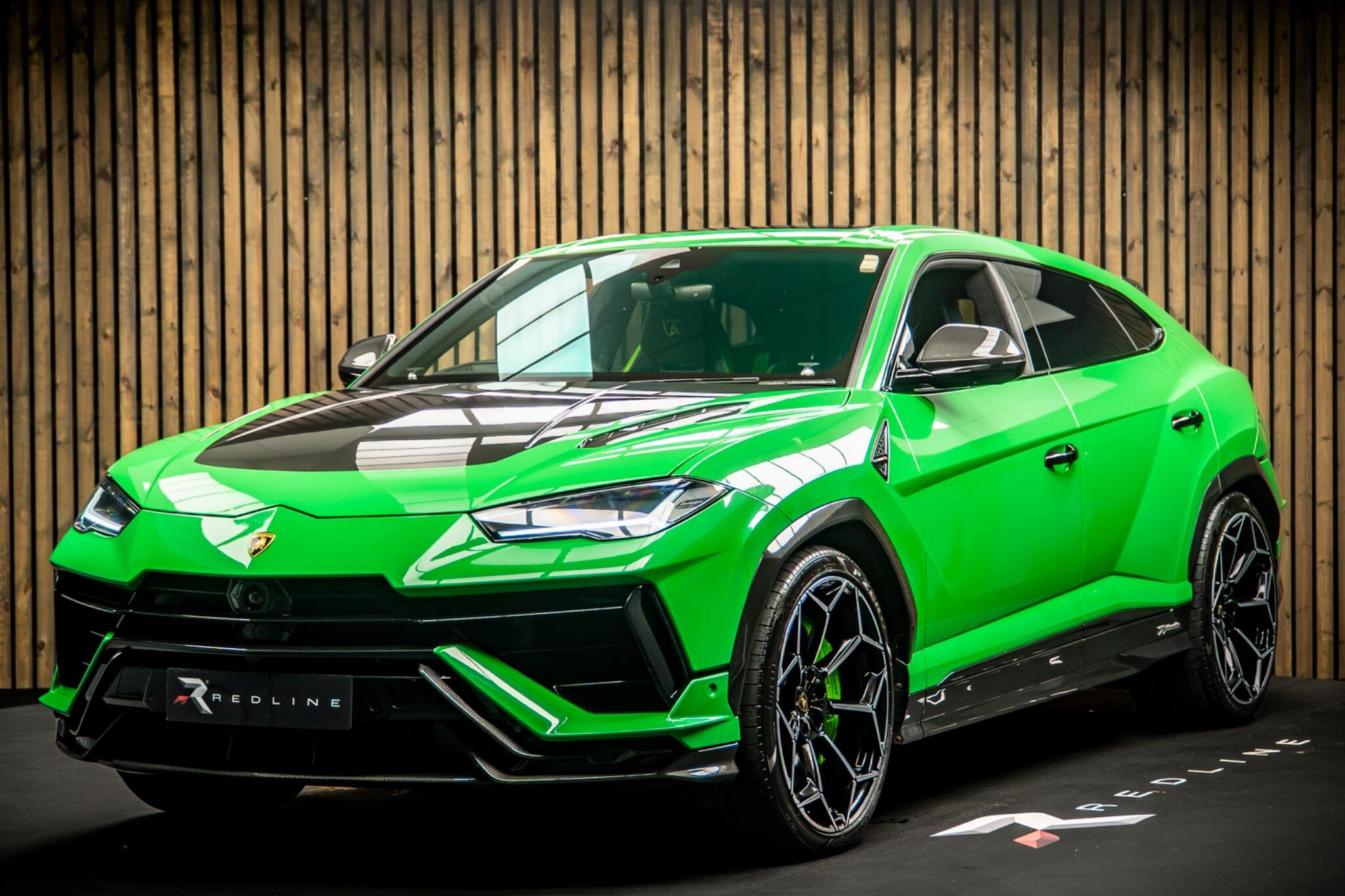 Lamborghini Urus view 8