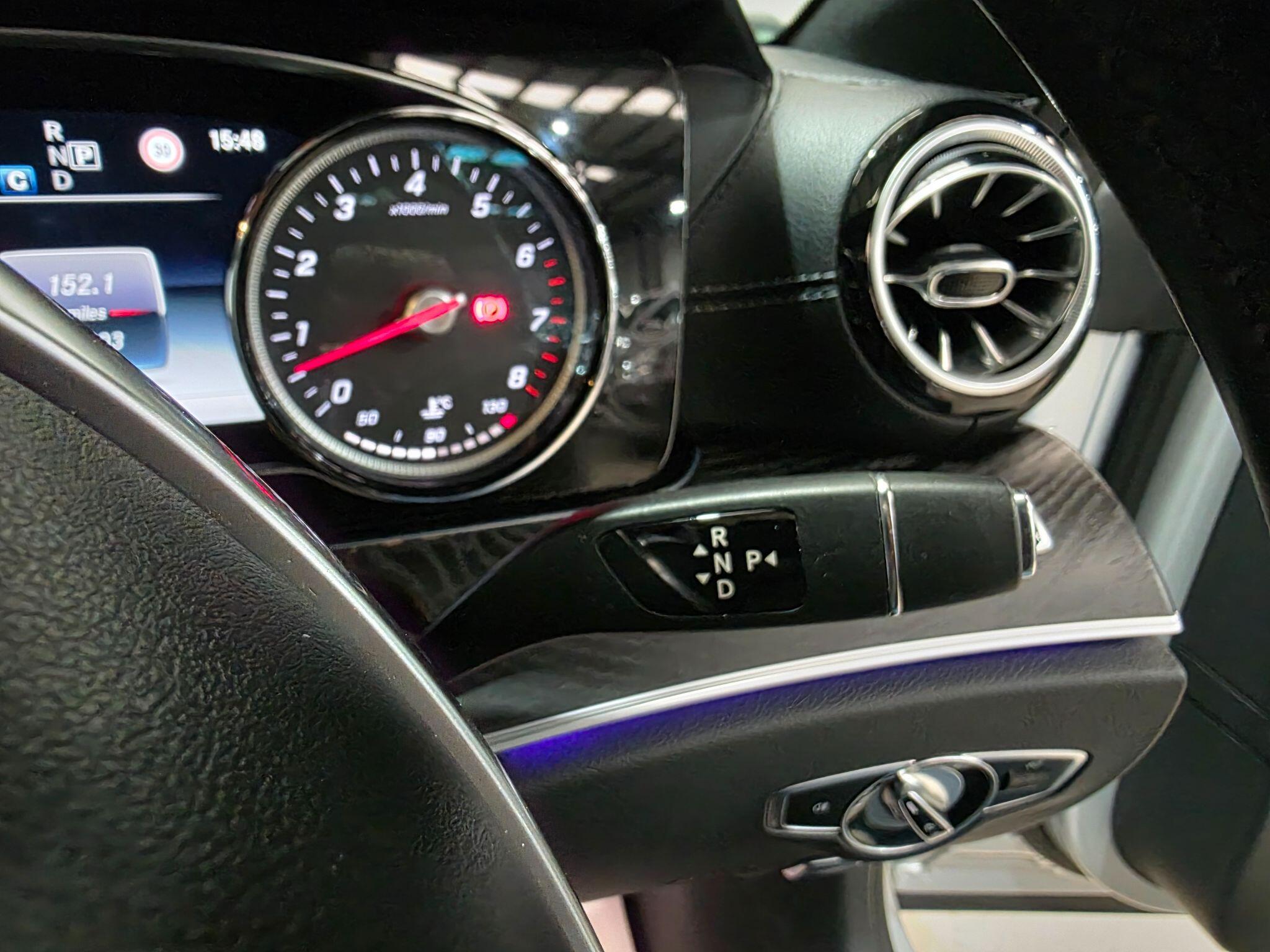 Mercedes-Benz E Class view 23