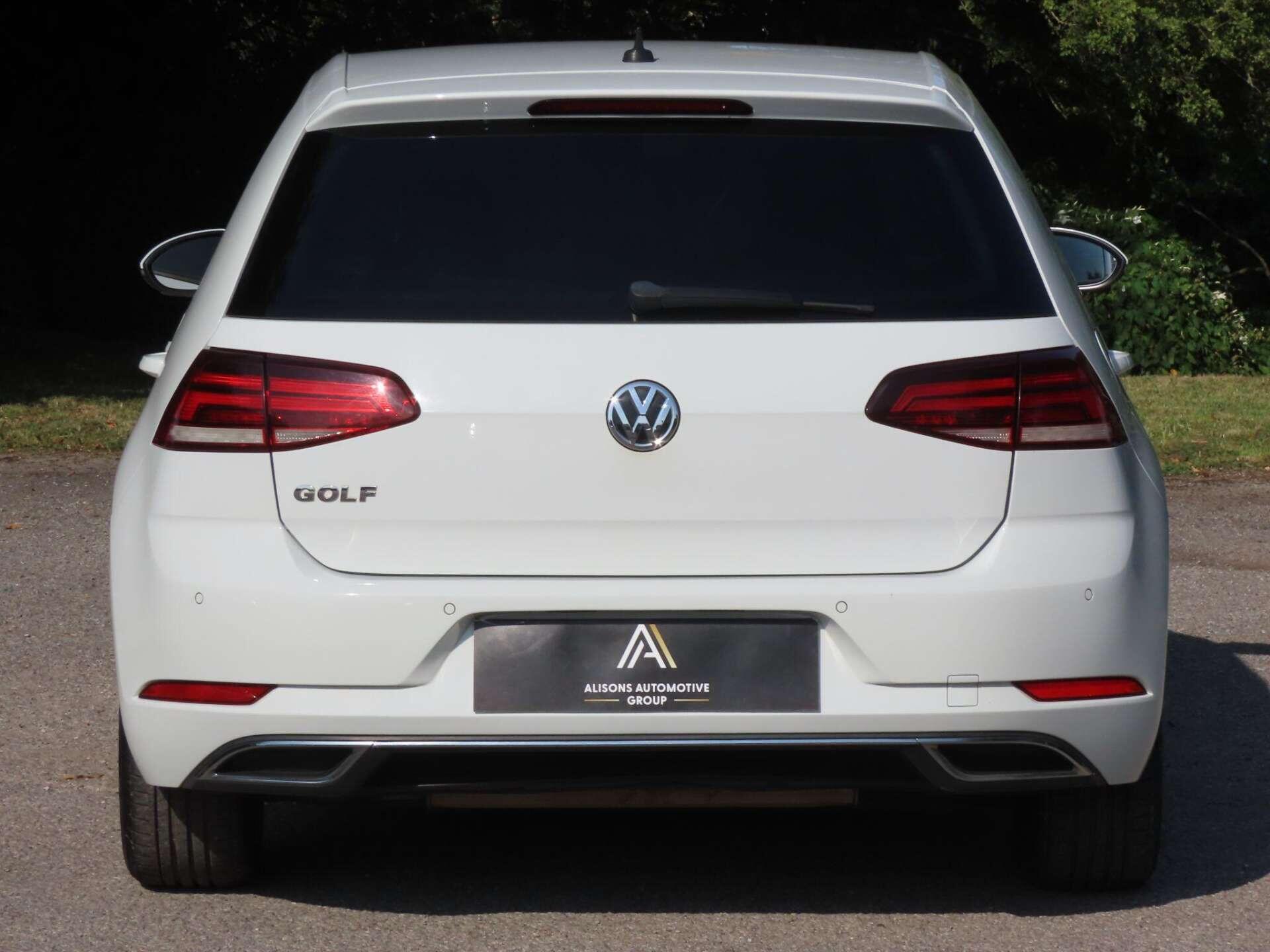 Volkswagen Golf view 5