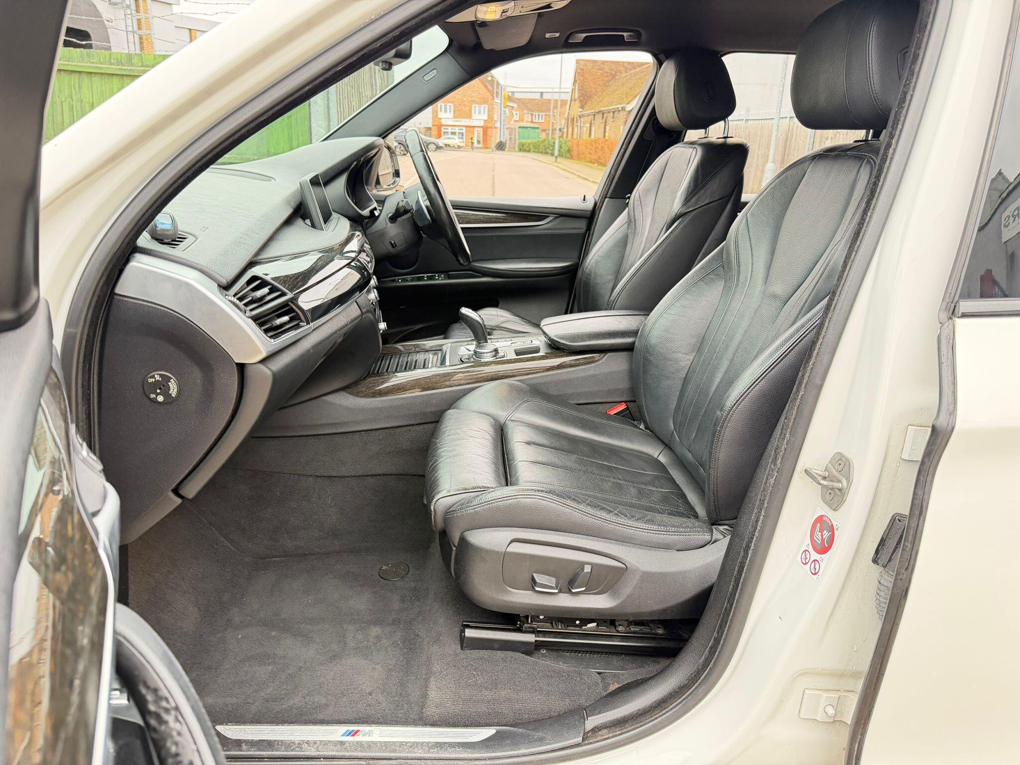 BMW X5 view 32