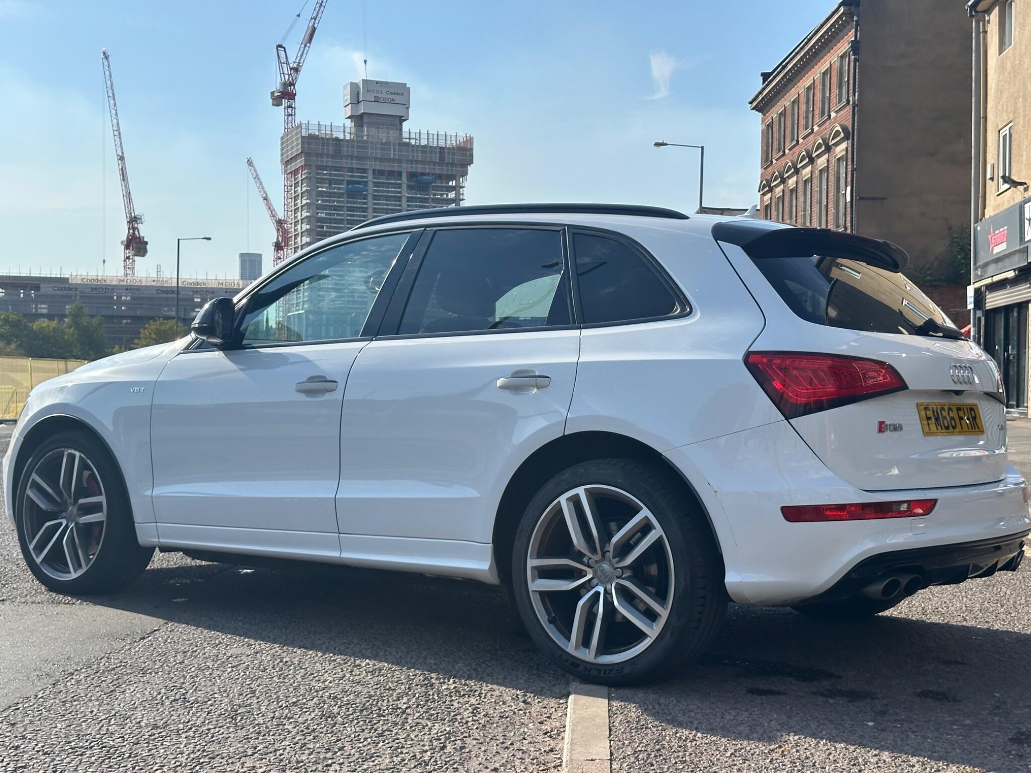 Audi SQ5 view 37