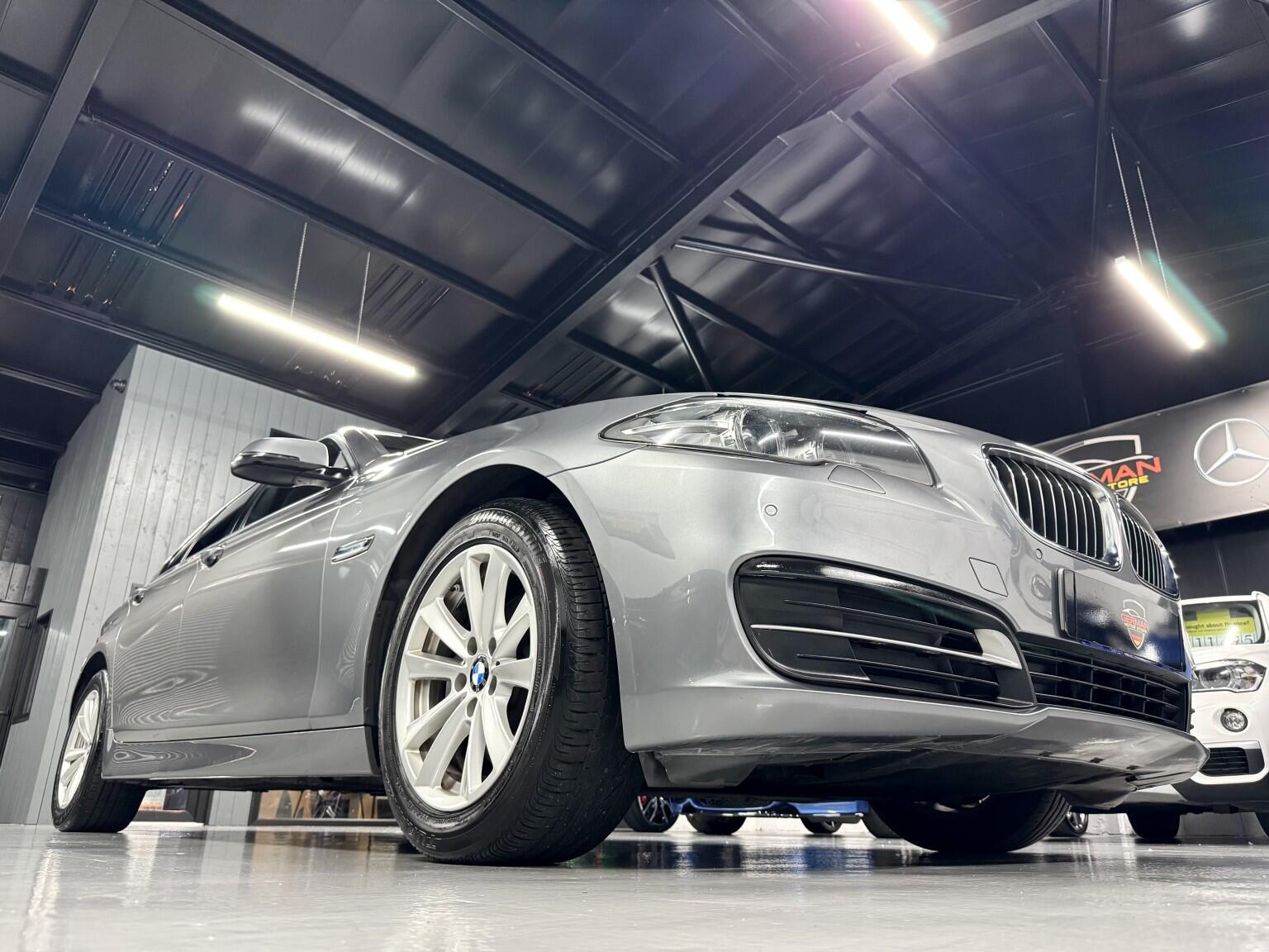 BMW 5 Series view 7