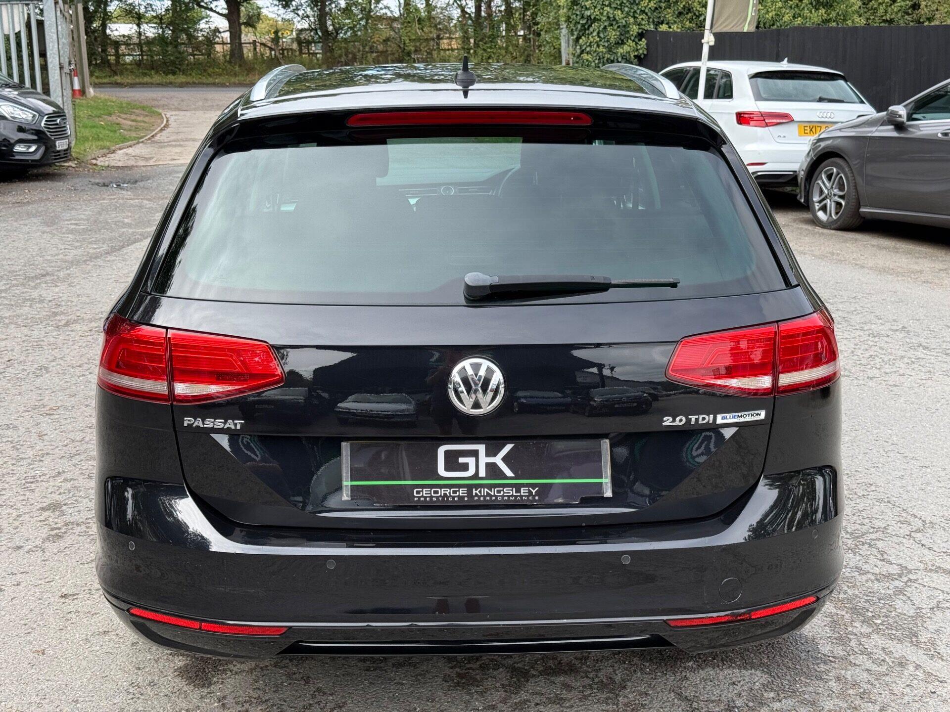Volkswagen Passat view 8
