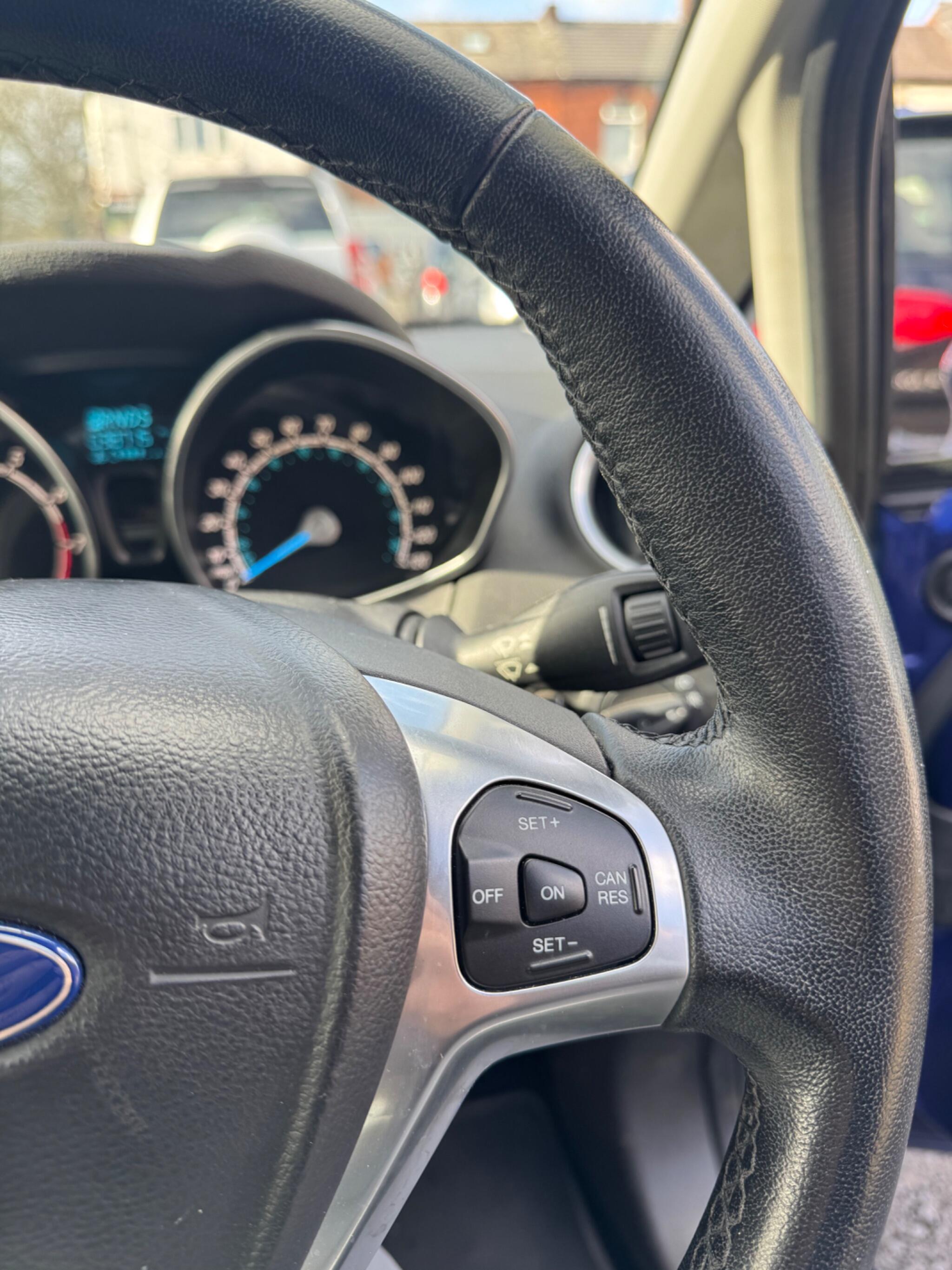 2015 Ford Fiesta 1.6 Titanium Powershift Euro 6 5dr image 12