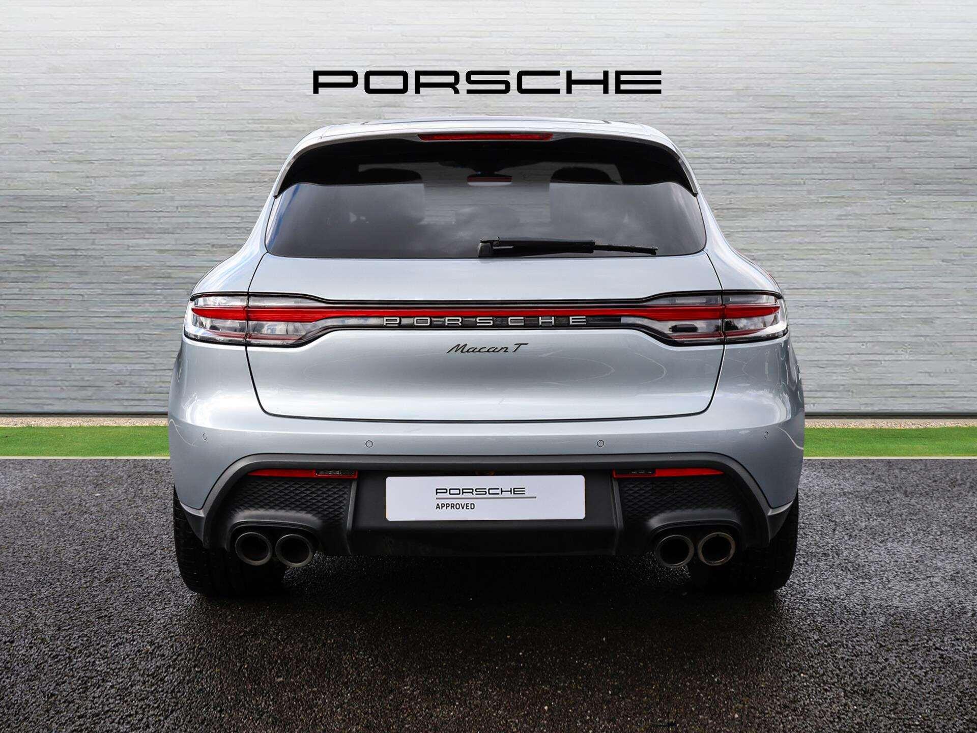 Porsche Macan view 10