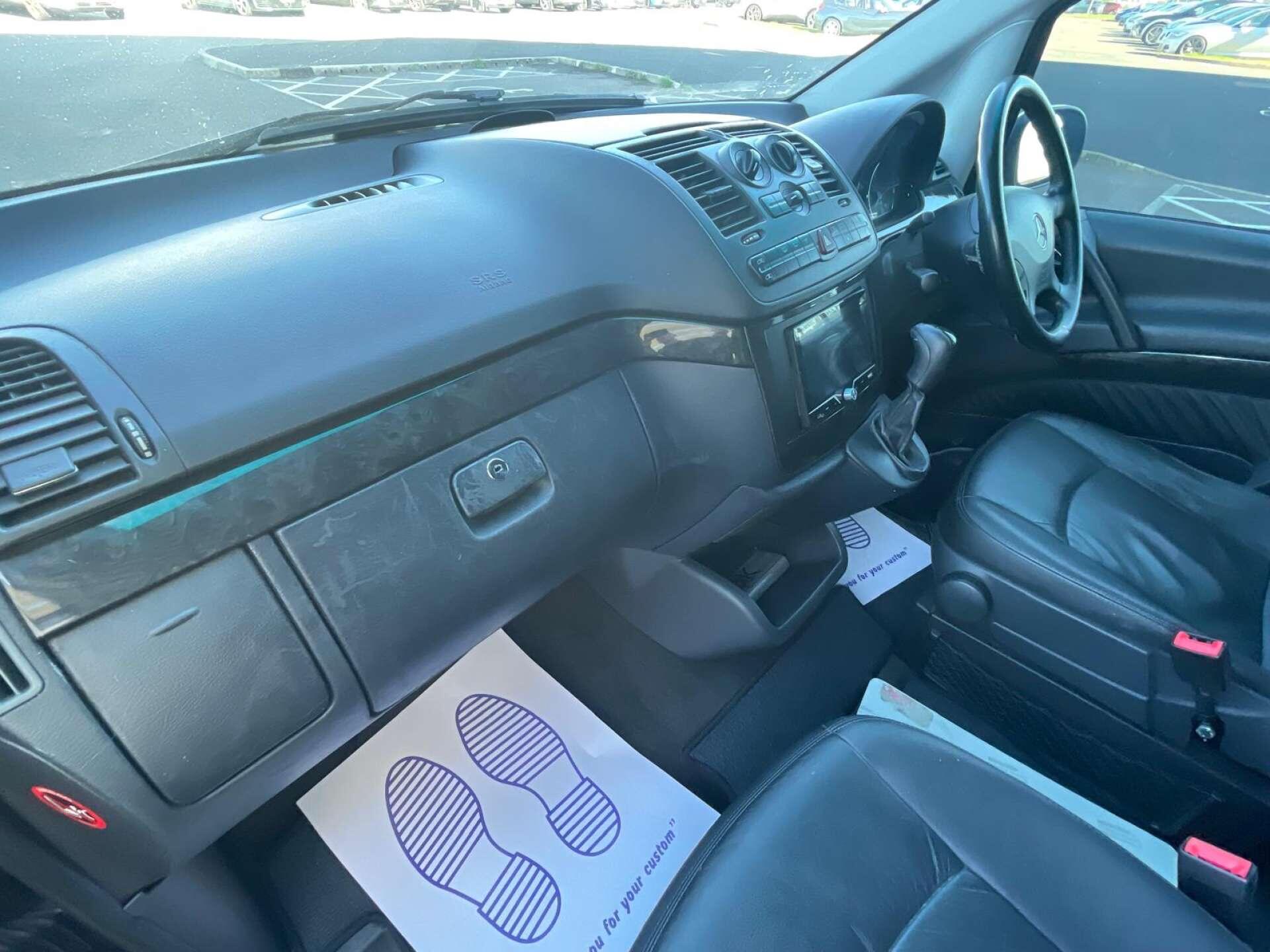 Mercedes-Benz Viano view 24