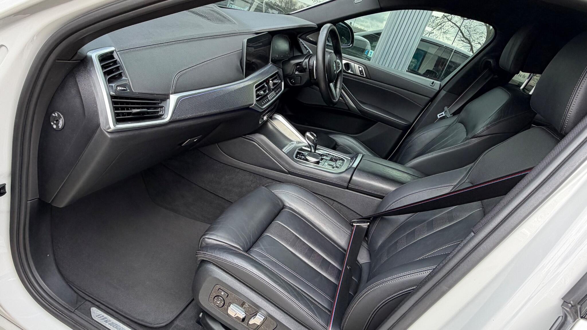 BMW X6 view 8