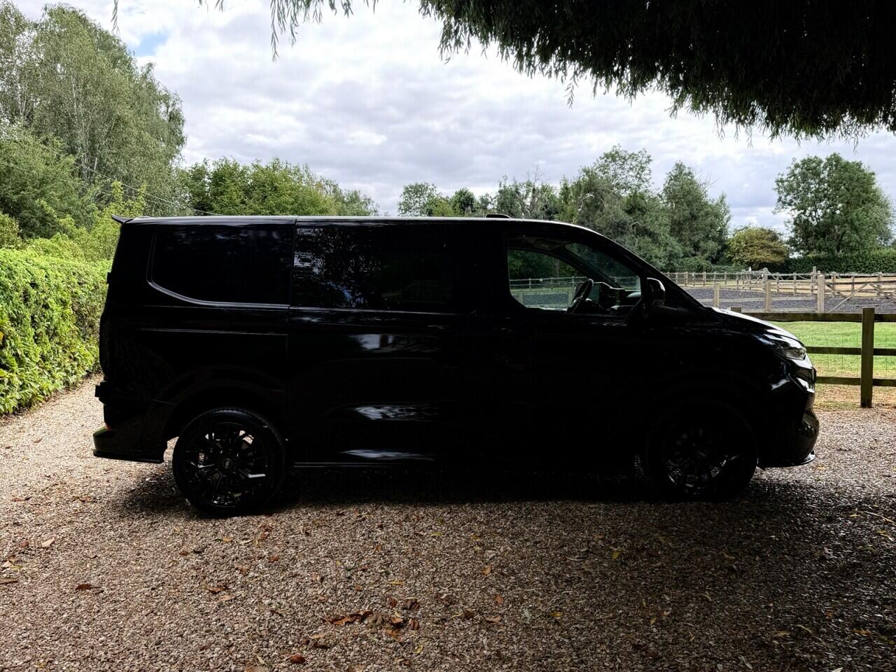 Ford Transit Custom view 23
