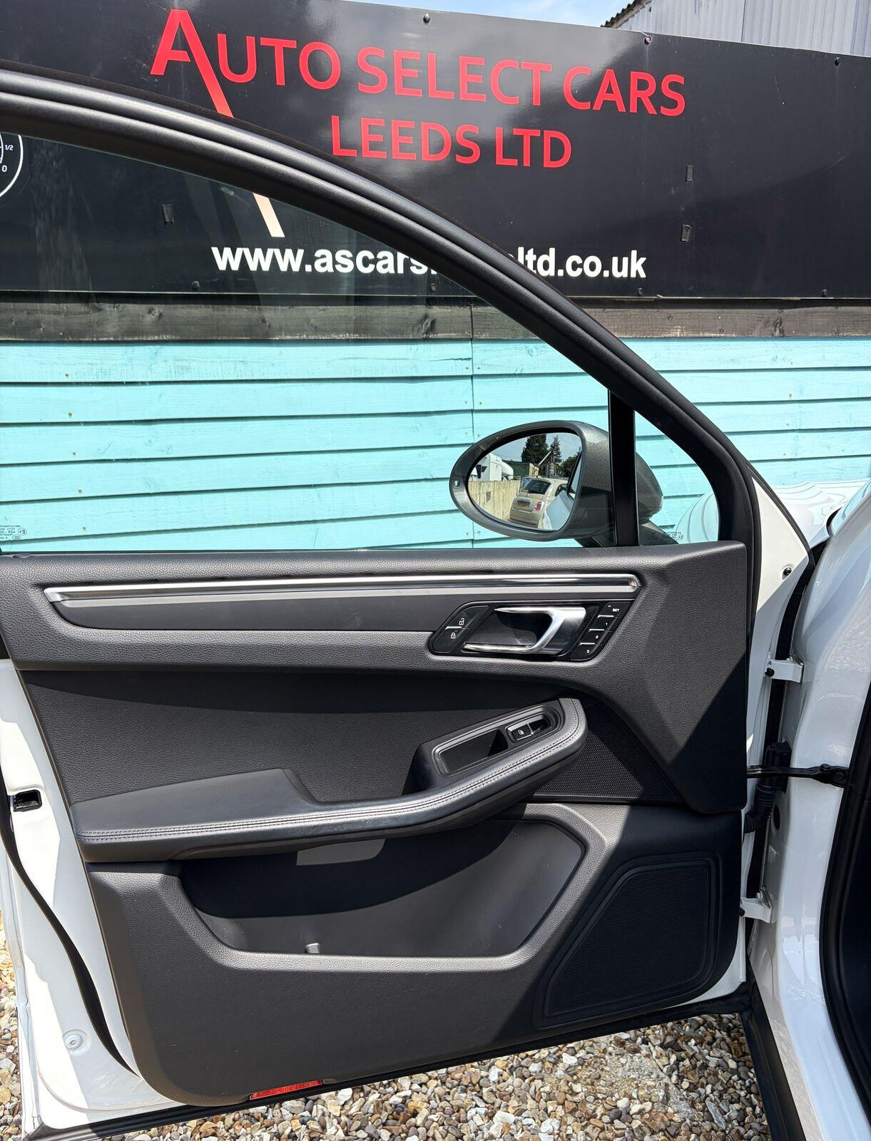 Porsche Macan view 52