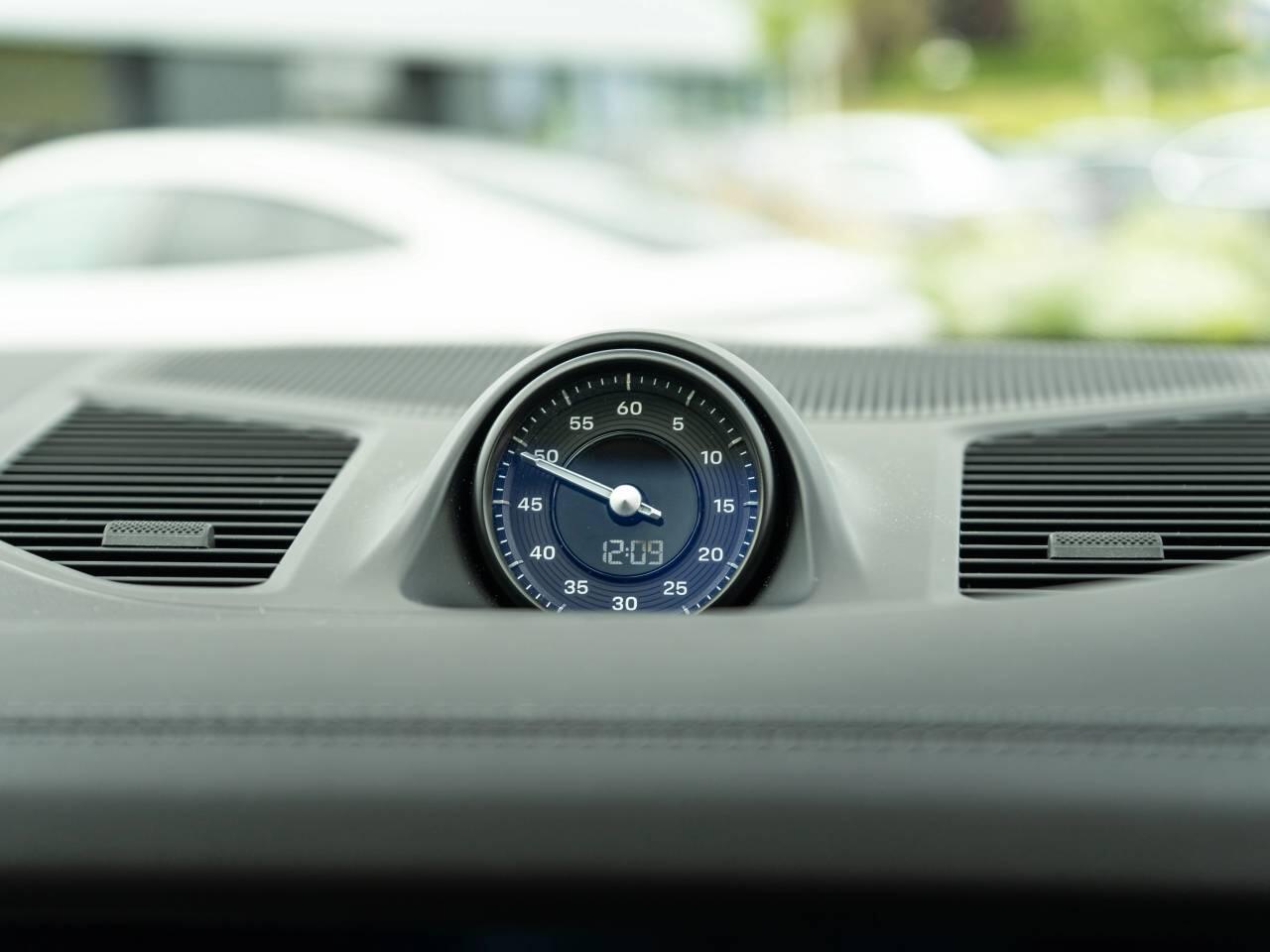 Porsche Cayenne view 43