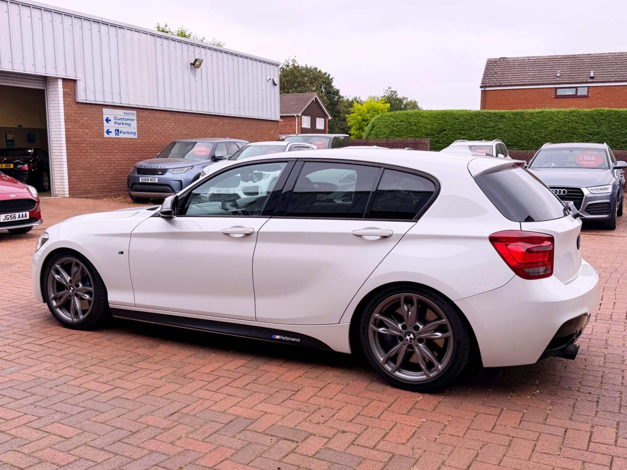 BMW 1 Series view 26