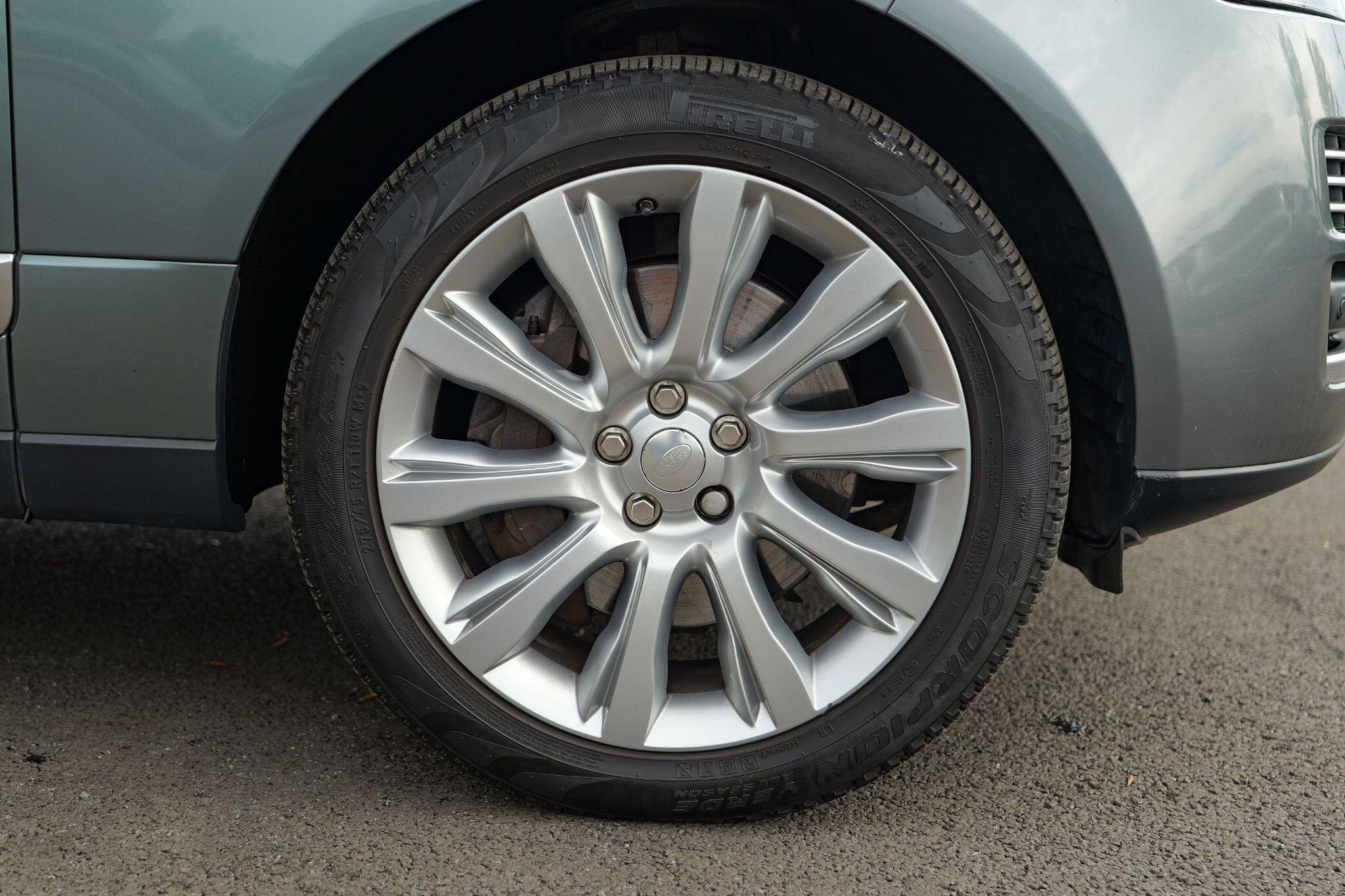 Land Rover Range Rover view 9
