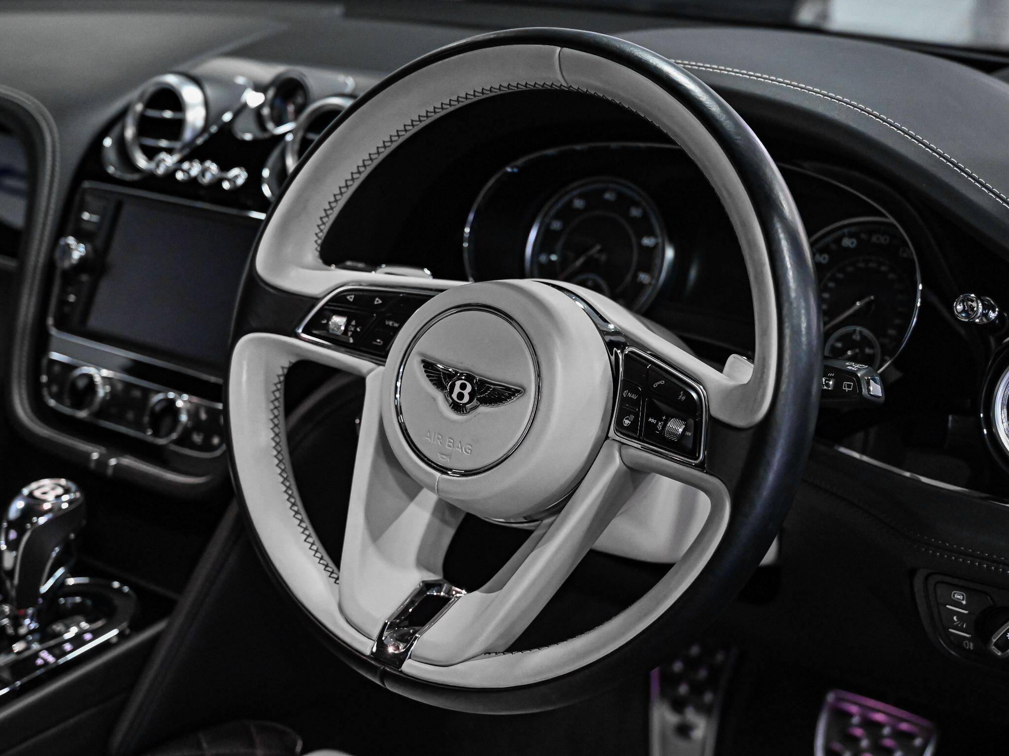Bentley Bentayga view 11