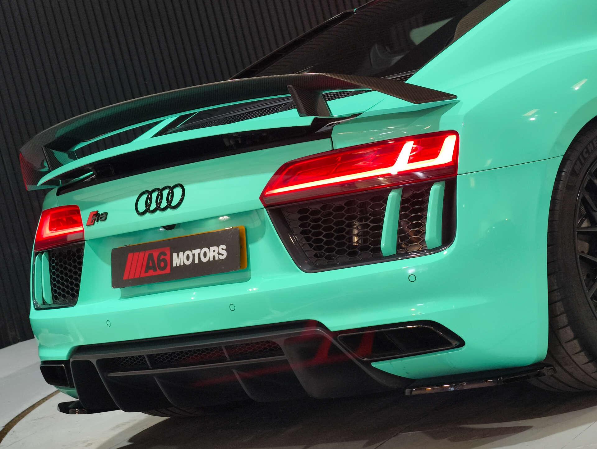 Audi R8 view 36