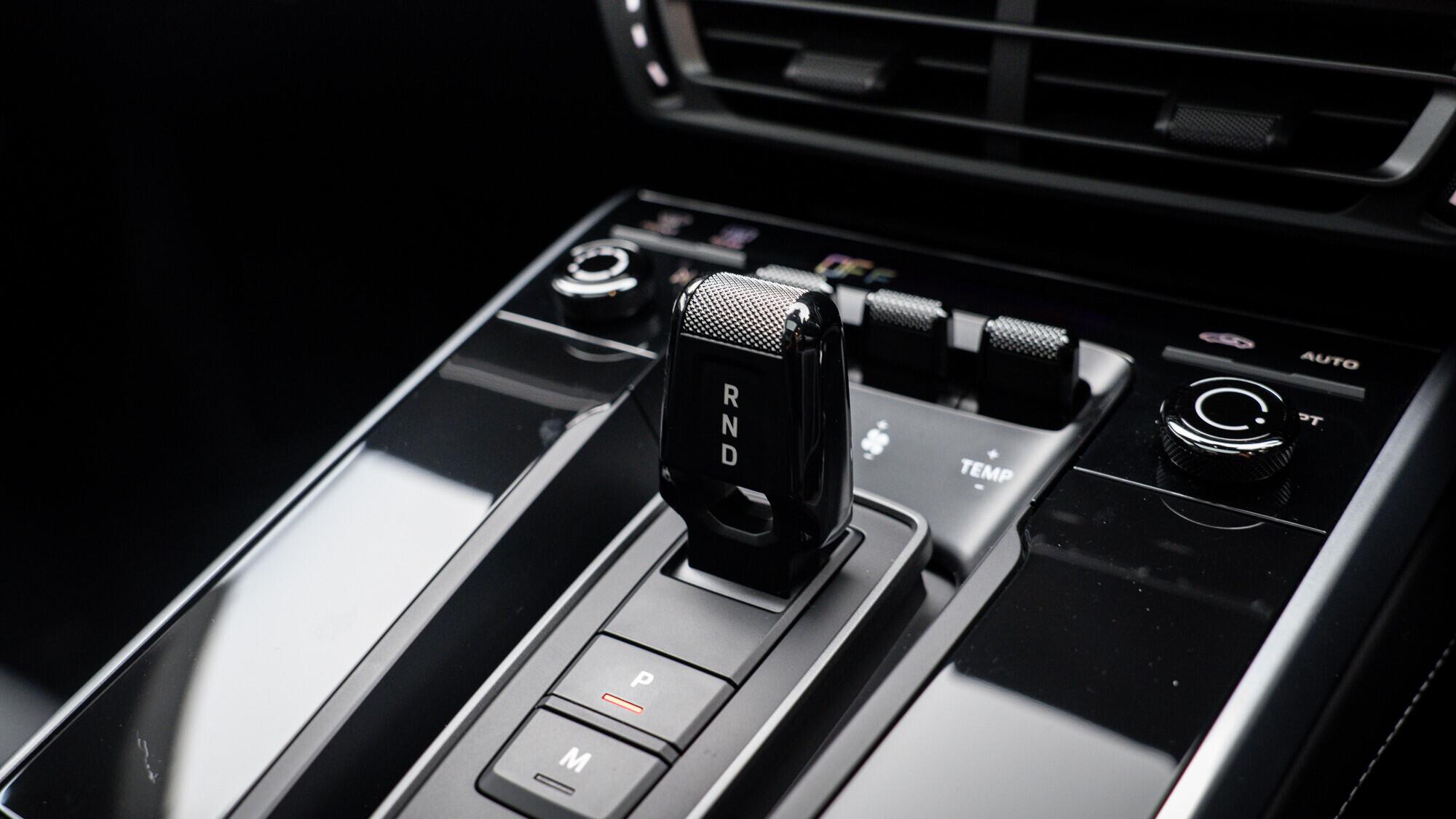 Porsche 911 view 39