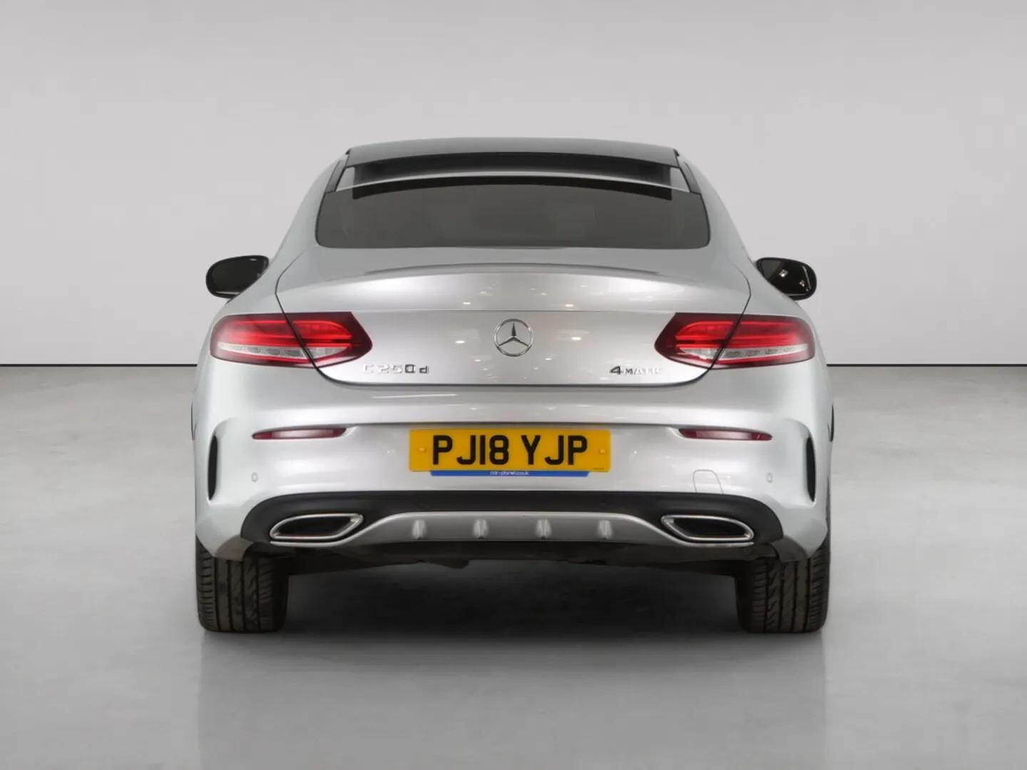 Mercedes-Benz C-Class view 7
