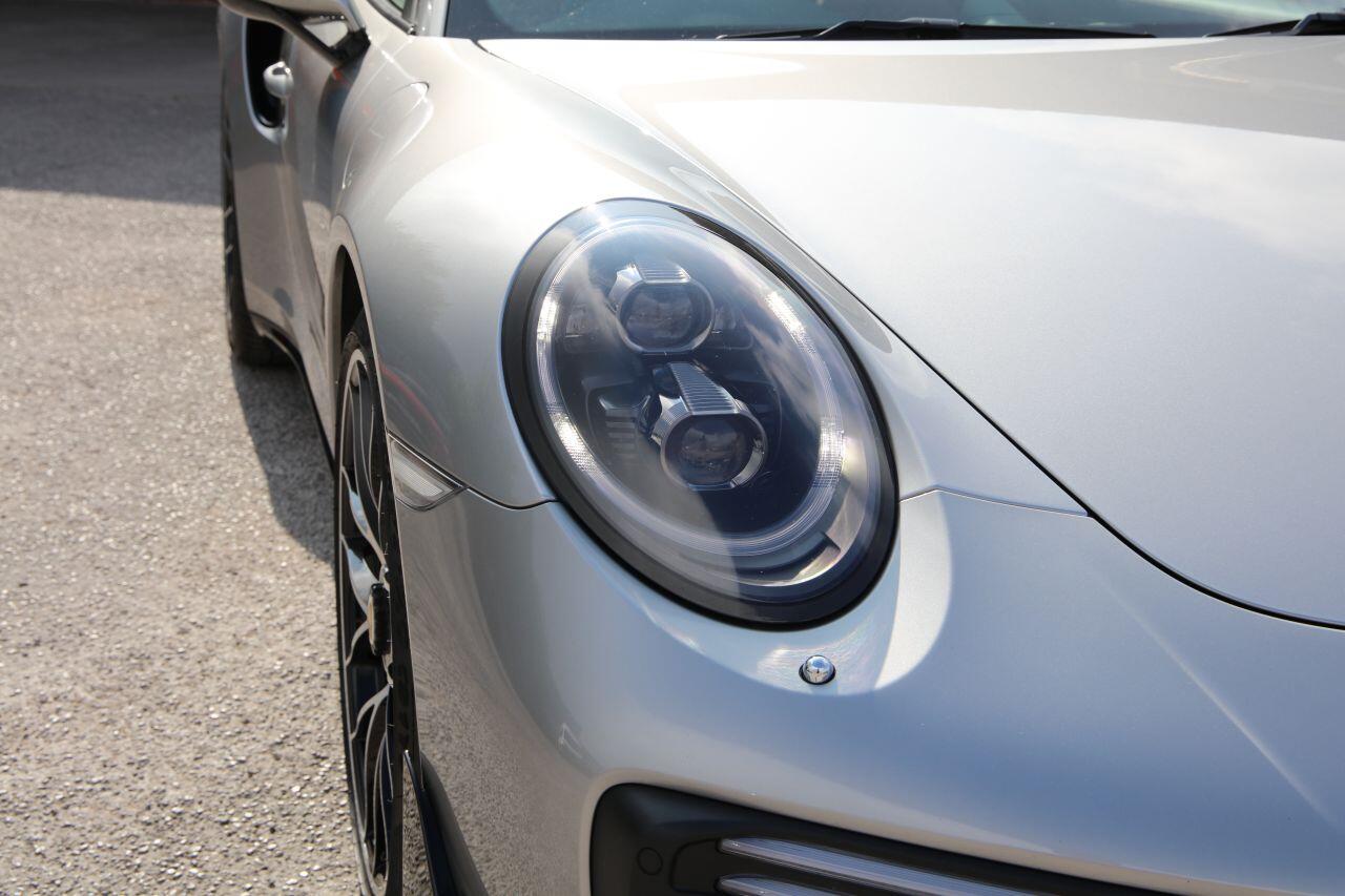 Porsche 911 view 18