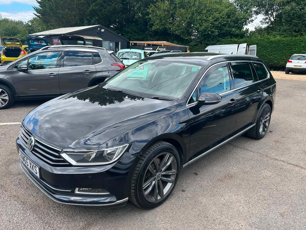 Volkswagen Passat view 5