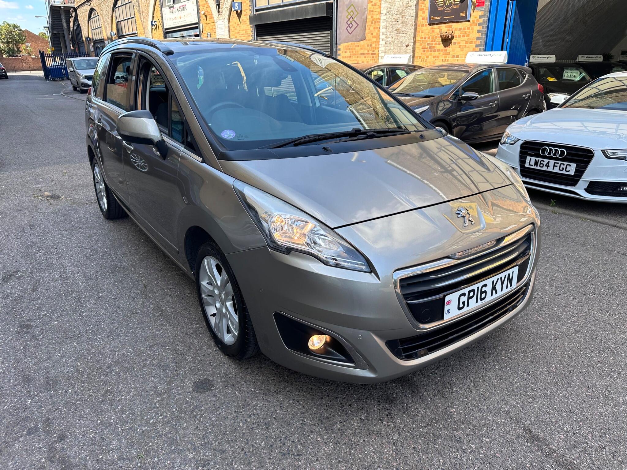 Peugeot 5008 view 7