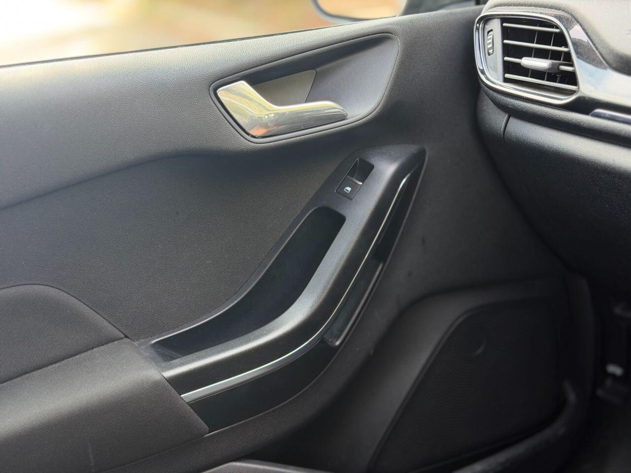 Ford Fiesta view 43