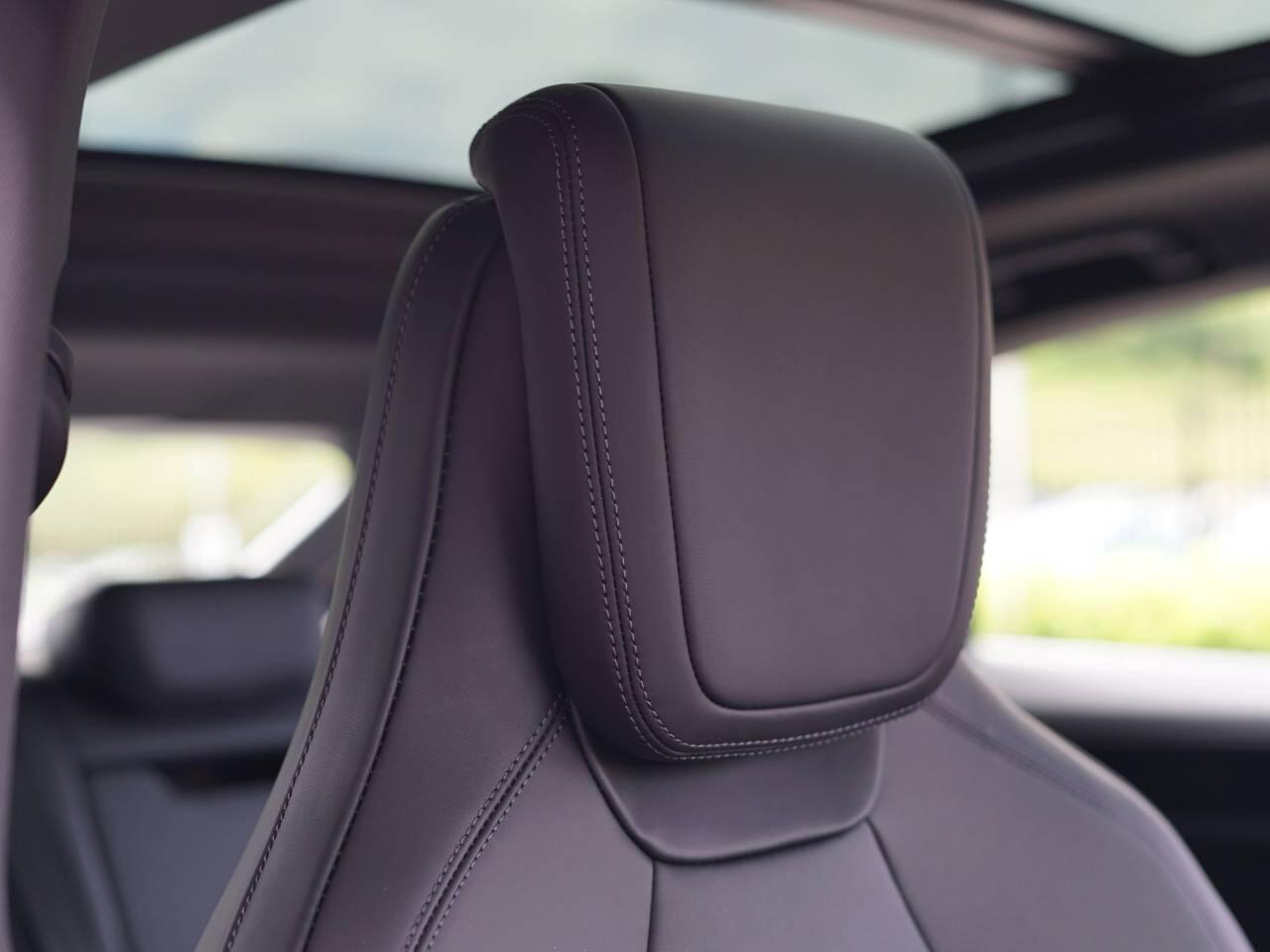 Porsche Macan view 18