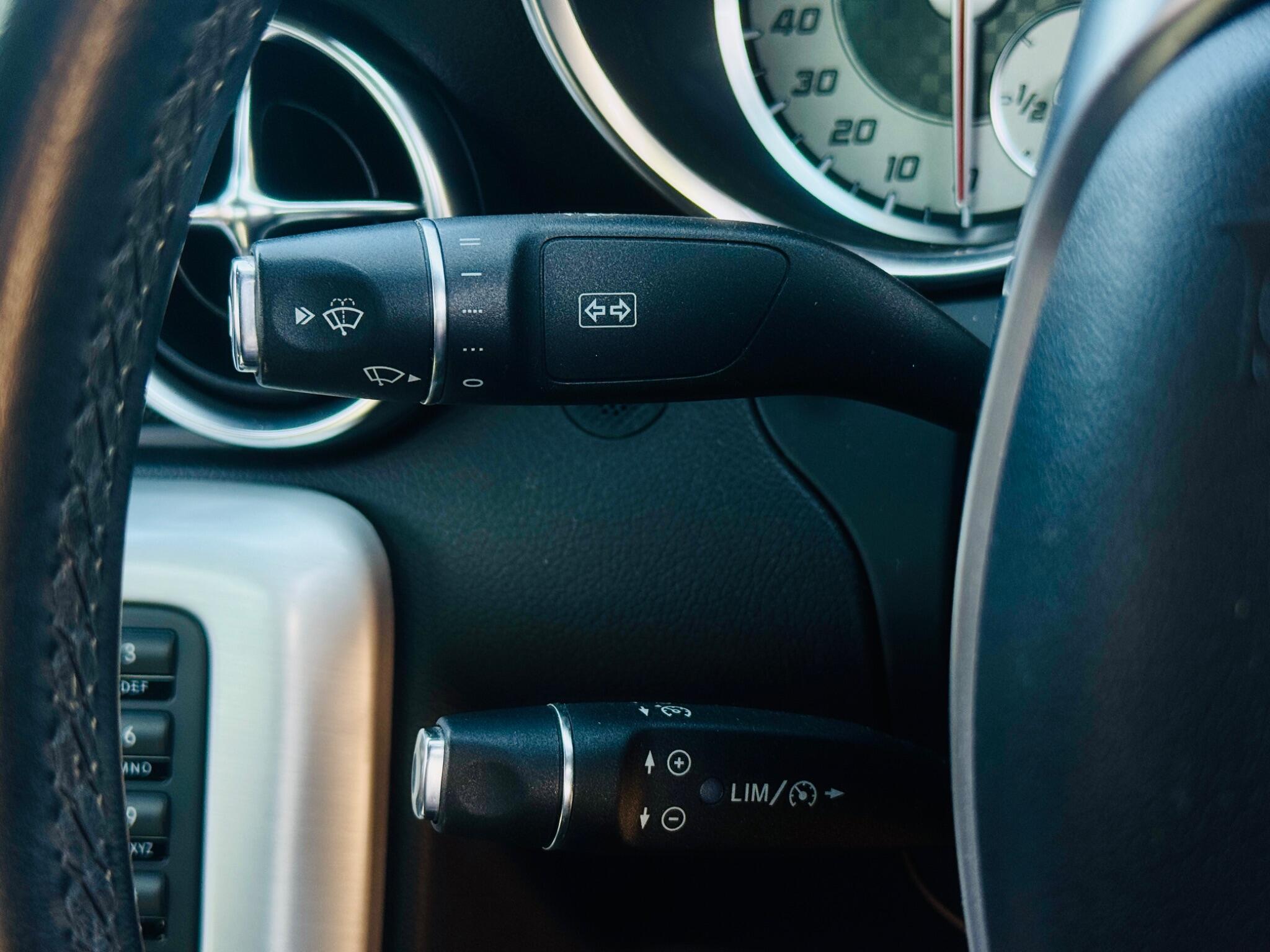 Mercedes-Benz SLK view 29