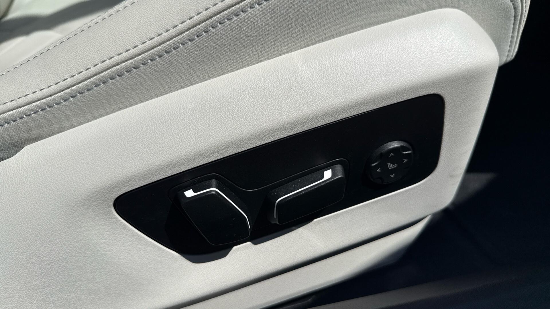 BMW 5 Series view 39
