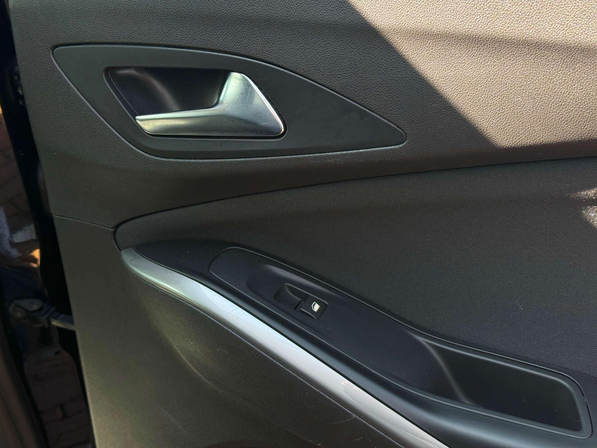Vauxhall Grandland X view 17